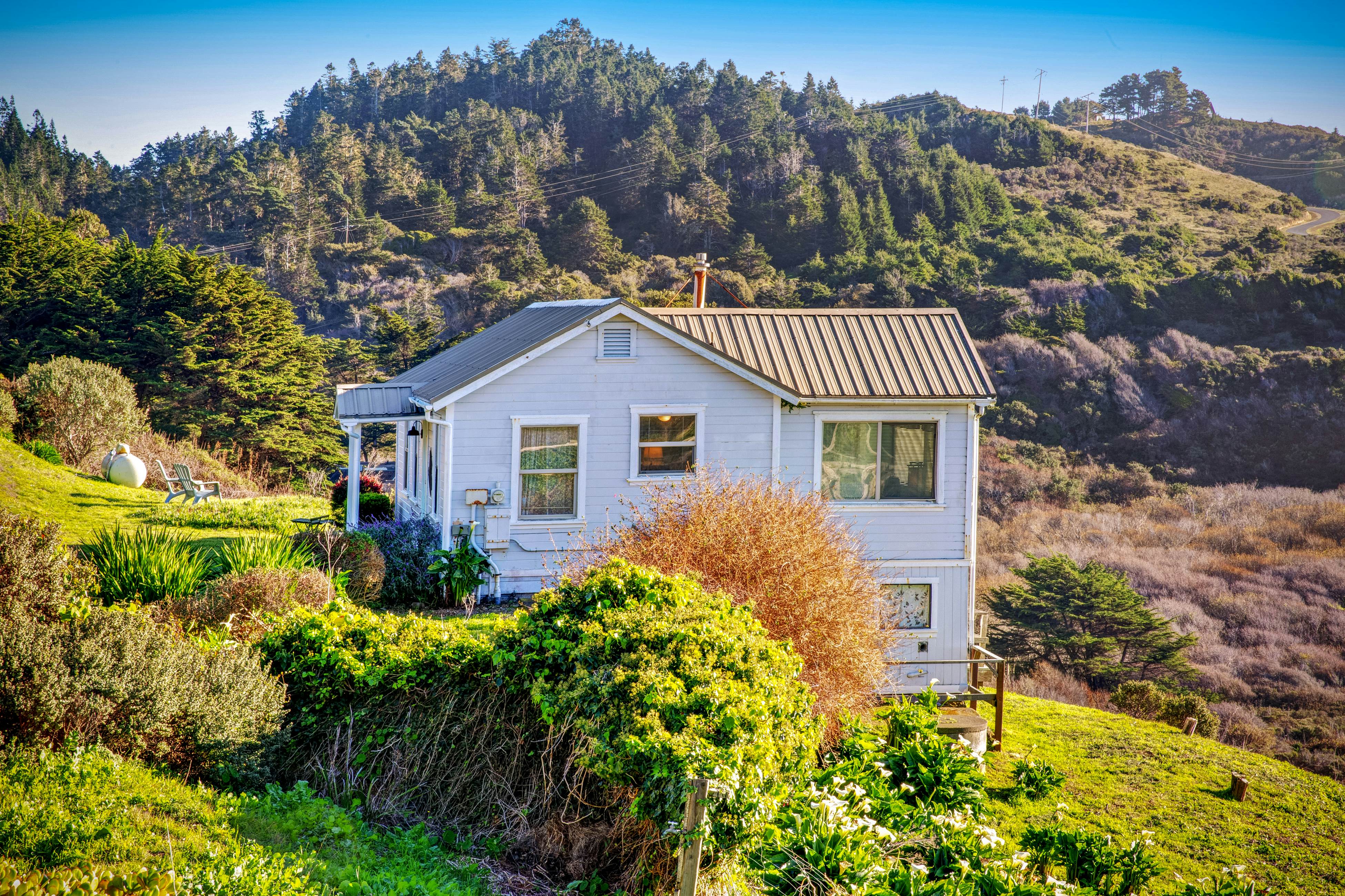 Waterfront Elk Home: Beach, Kitchen & Pet-Friendly