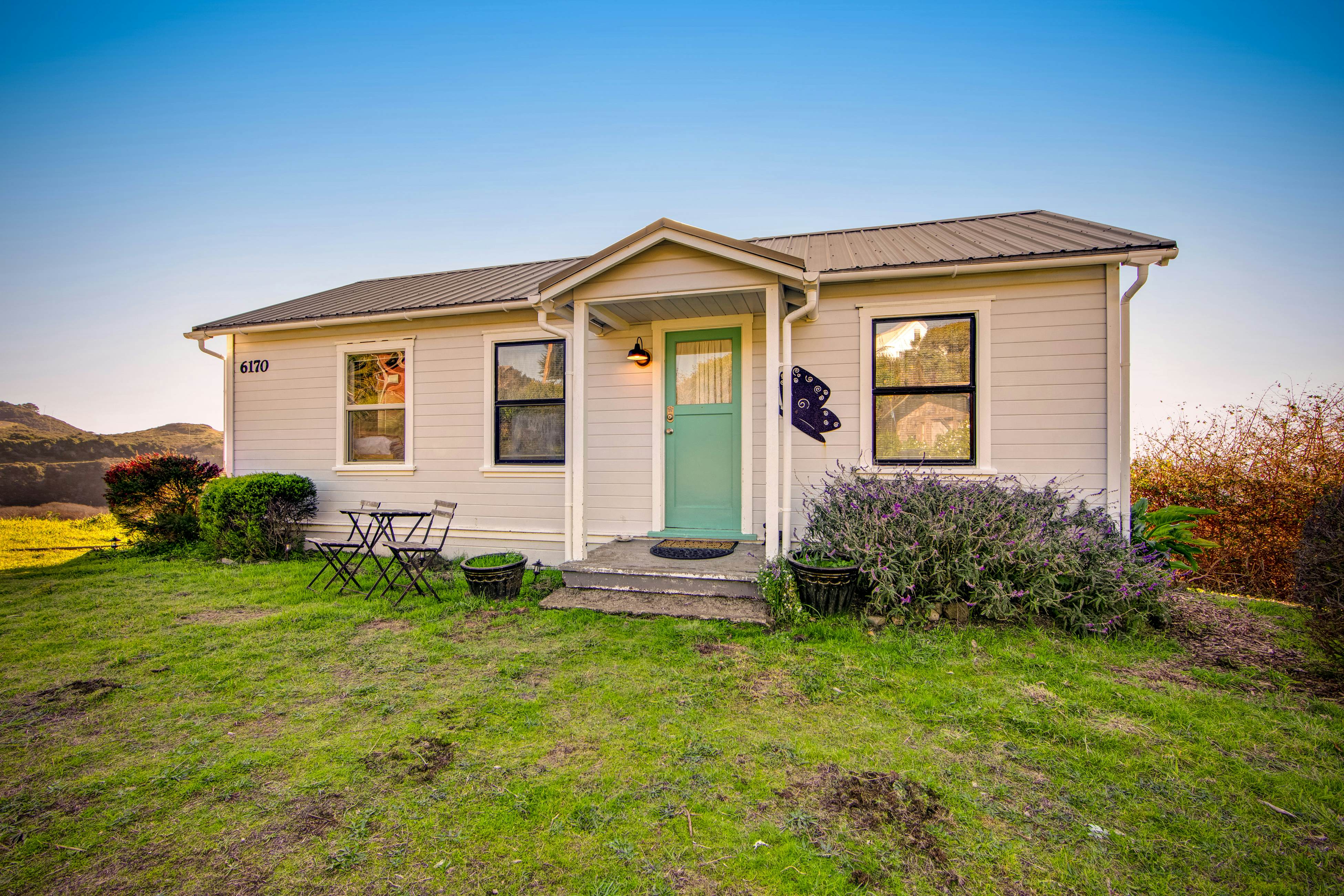 Waterfront Elk Home: Beach, Kitchen & Pet-Friendly