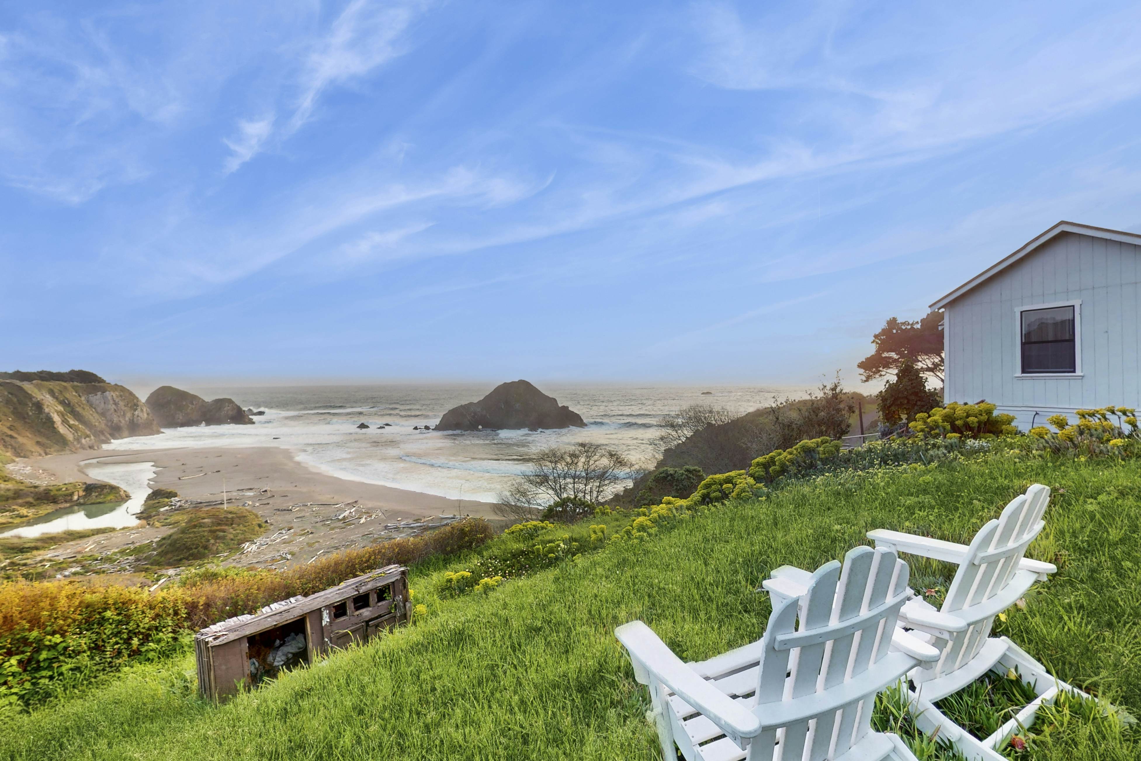 Waterfront Elk Home: Beach, Kitchen & Pet-Friendly