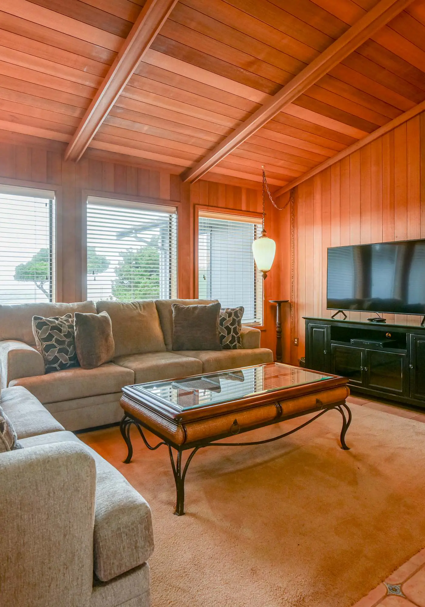 Beachfront Bliss with Ocean Views, Tub, & BBQ 