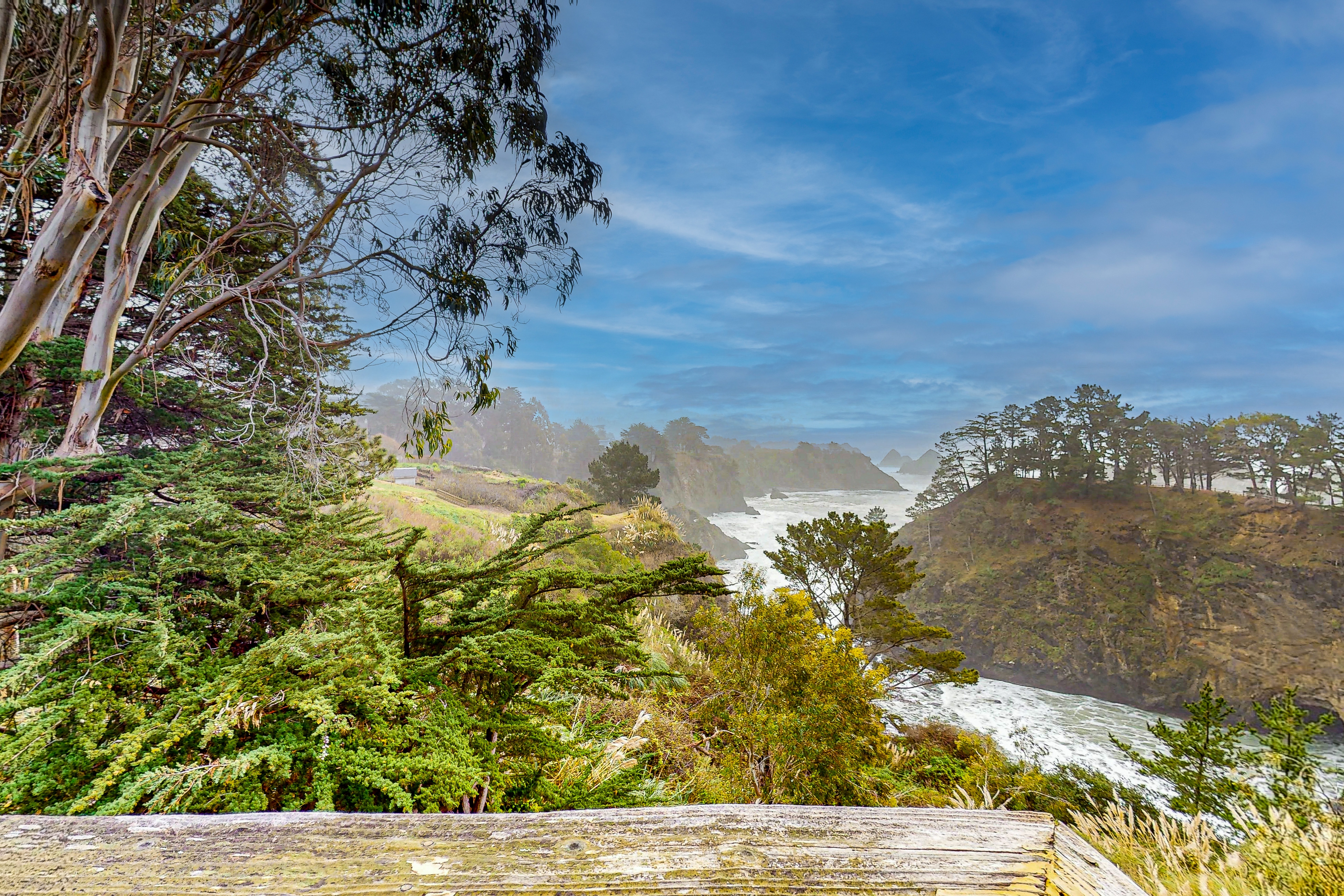 Oceanfront Blufftop Home - Wide Deck & Water Views