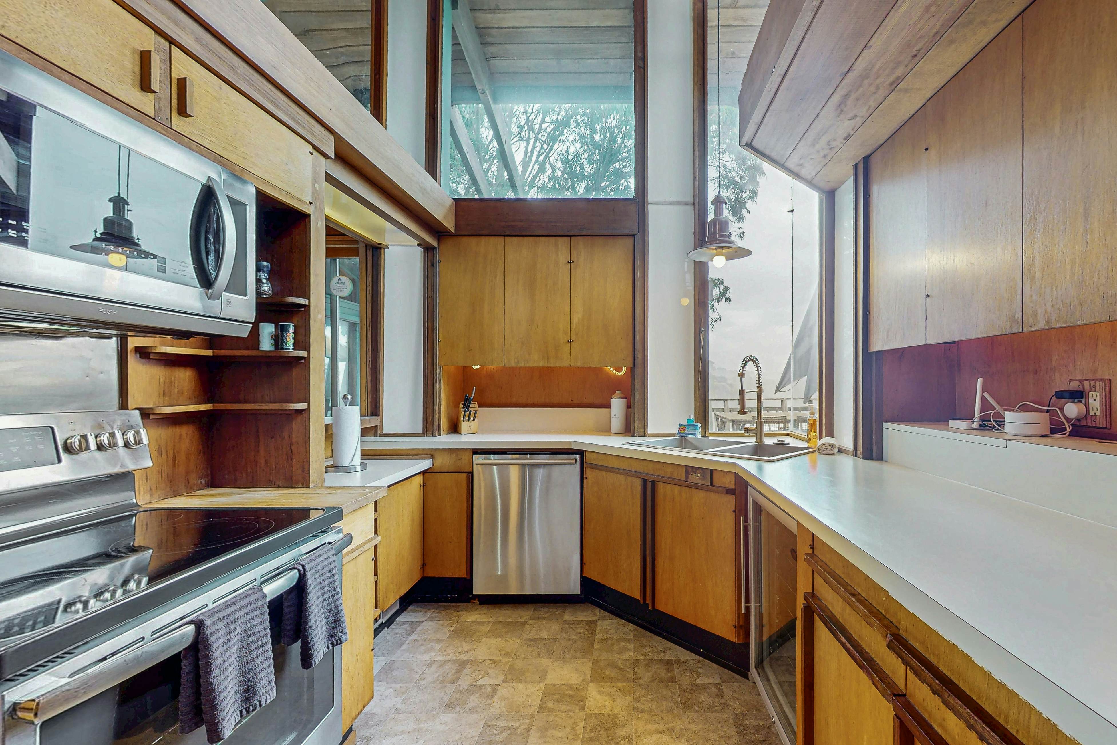 Oceanfront Blufftop Home: Wide Deck & Water Views