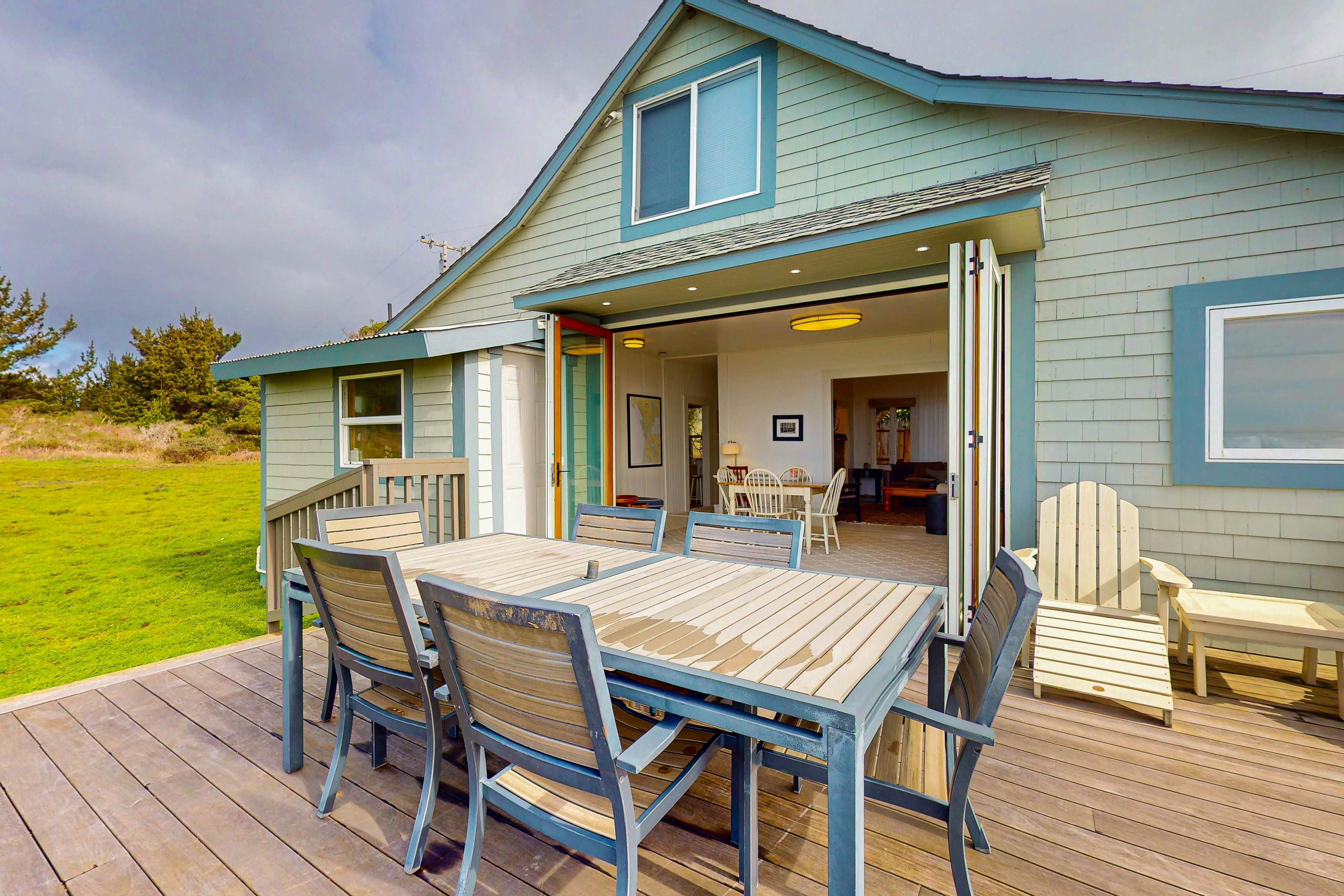 Oceanfront Elk Cottage: Deck, Views & 7.5 Acres