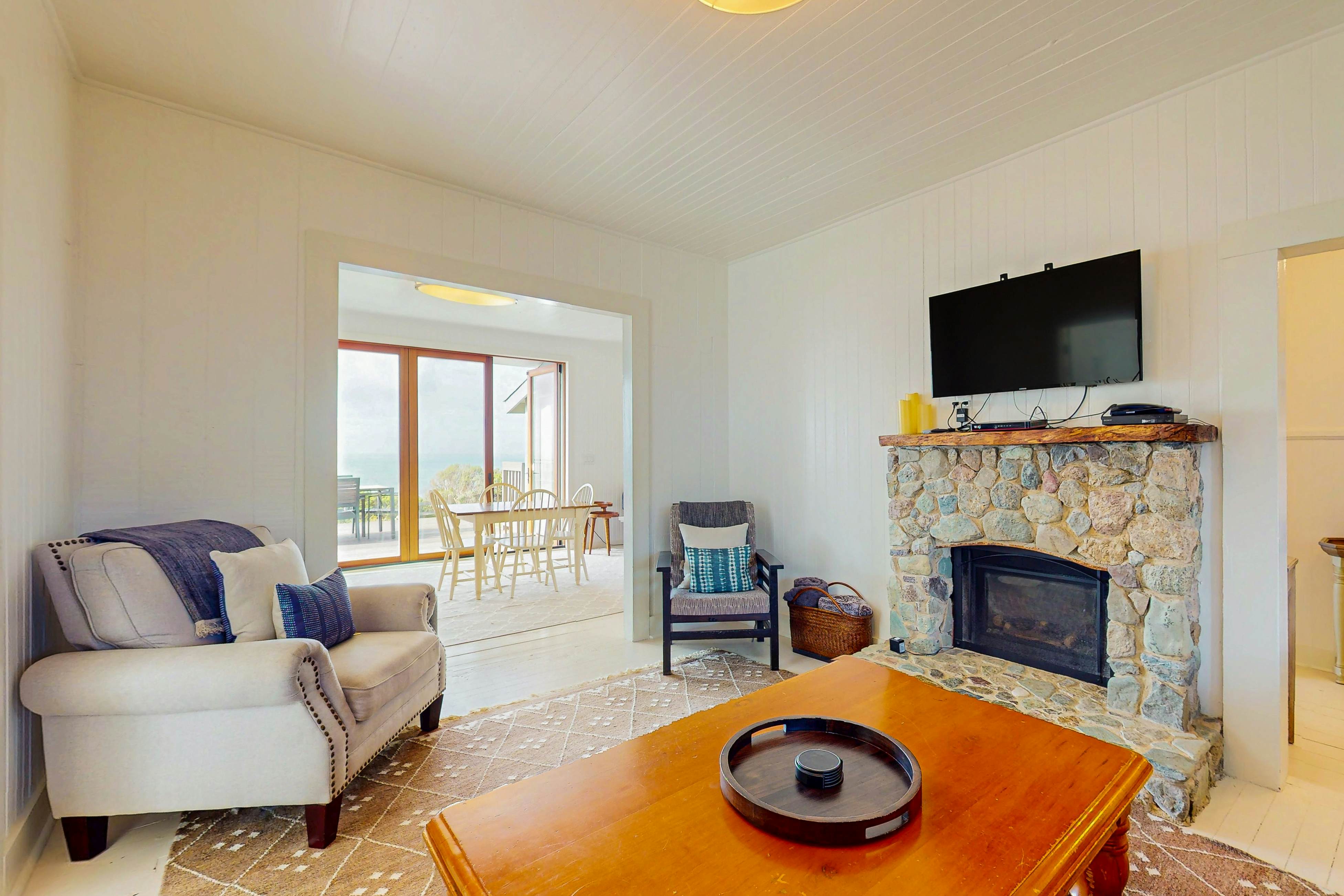 Oceanfront Elk Cottage: Deck, Views & 7.5 Acres