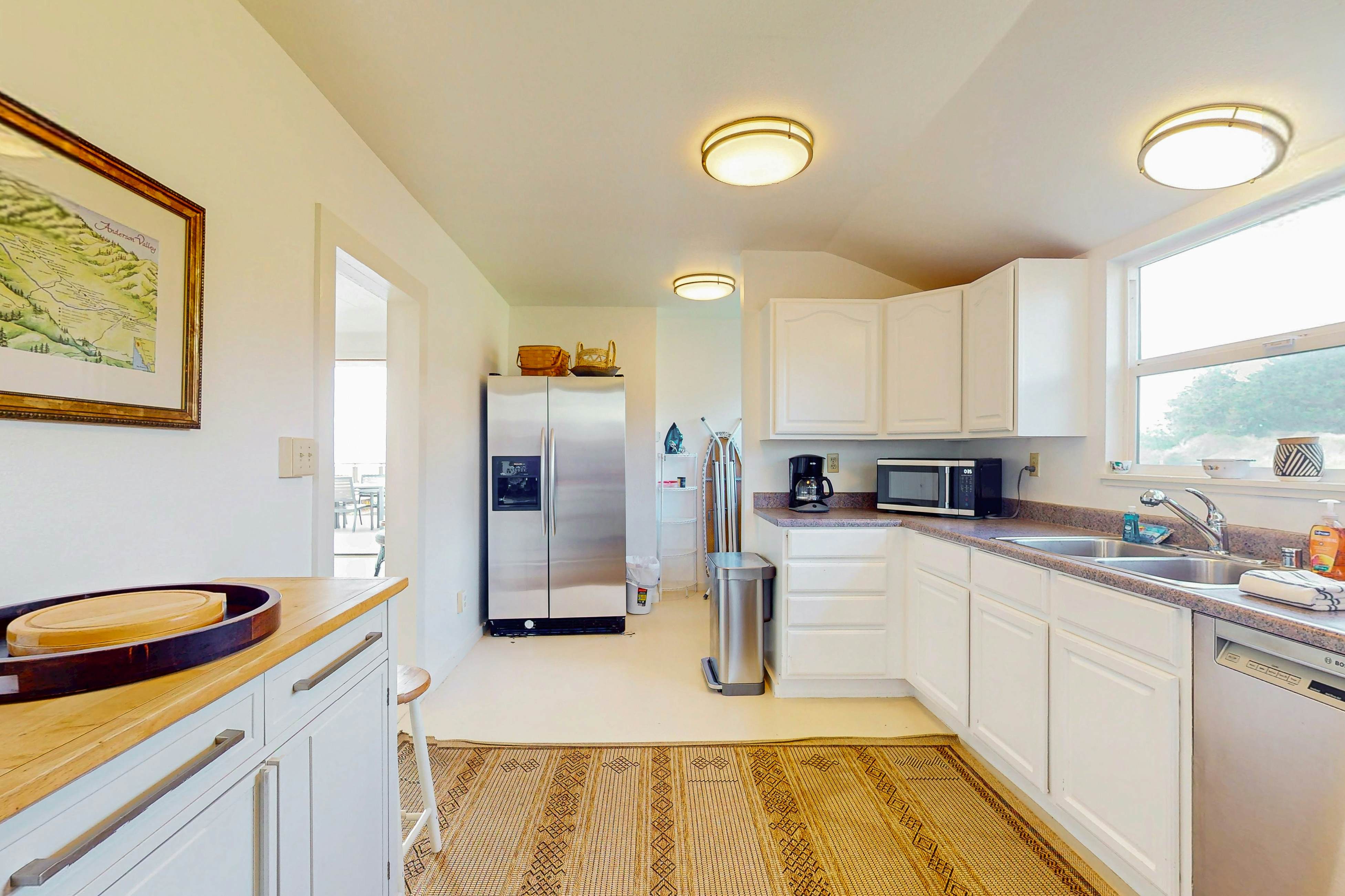 Oceanfront Elk Cottage: Deck, Views & 7.5 Acres