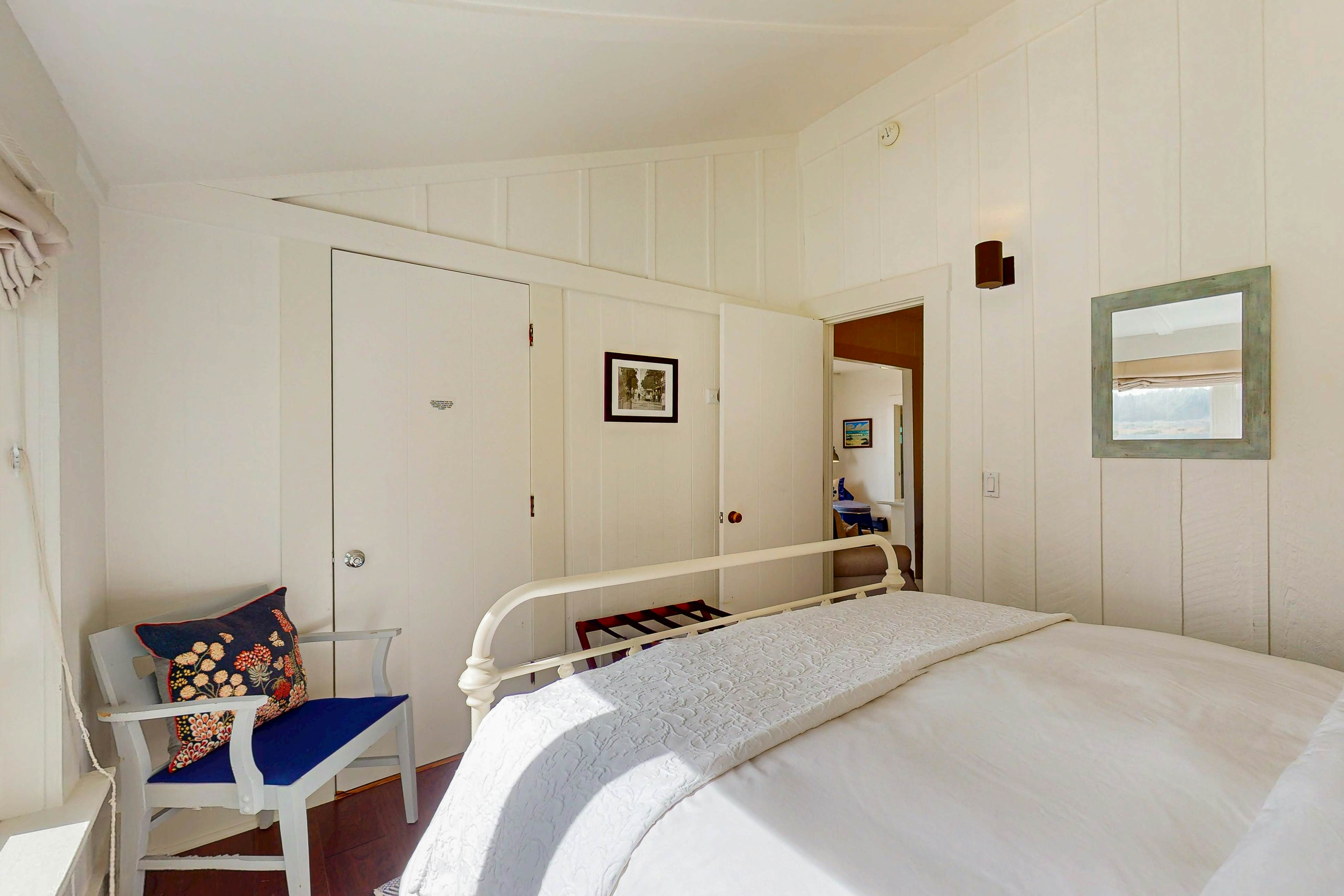 Oceanfront Elk Cottage: Deck, Views & 7.5 Acres