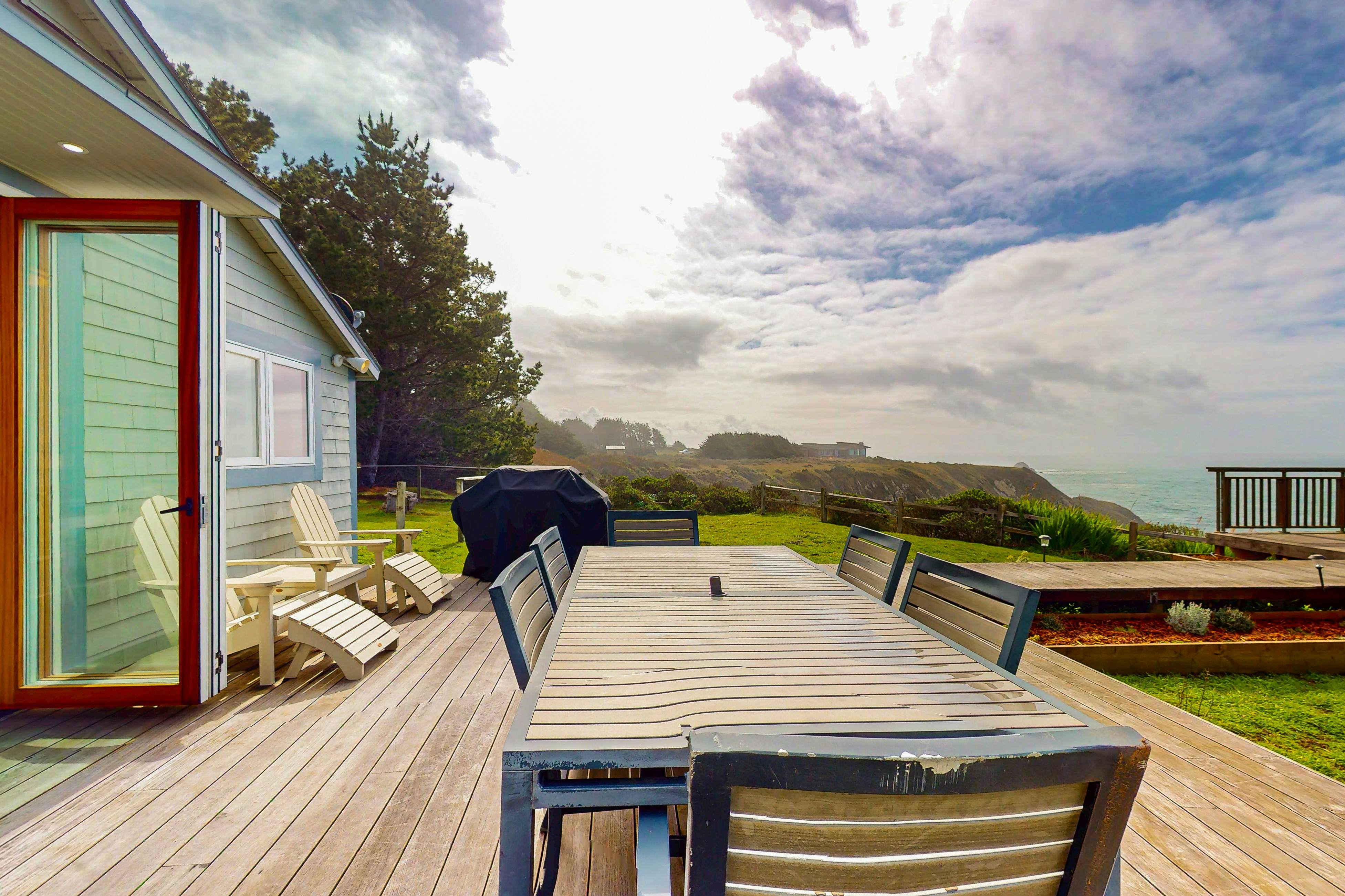 Oceanfront Elk Cottage: Deck, Views & 7.5 Acres