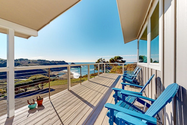 Panoramic Ocean View Home in Elk with Beach Access