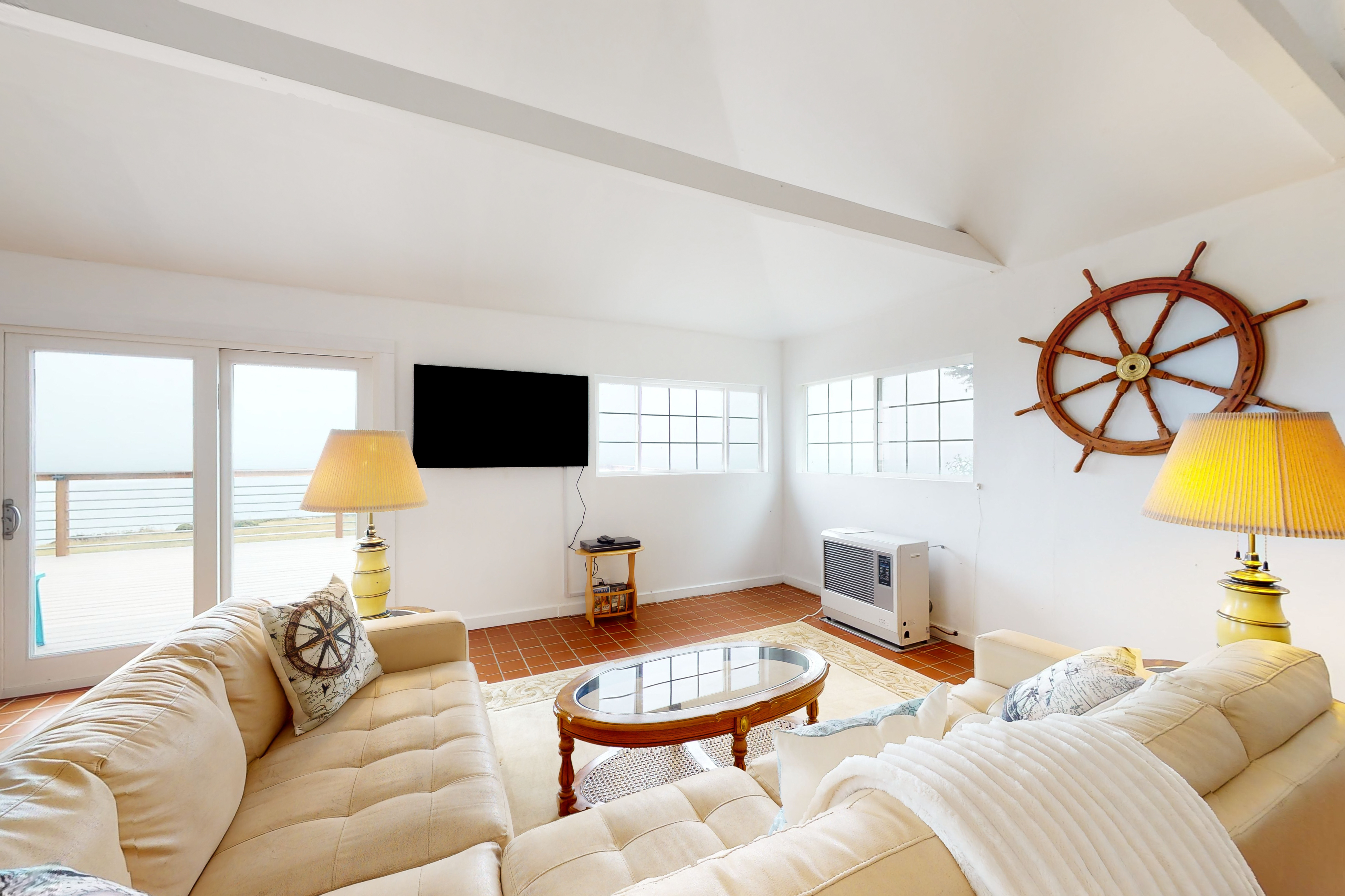 Stunning Pet Friendly Estate in Elk w Views, Deck