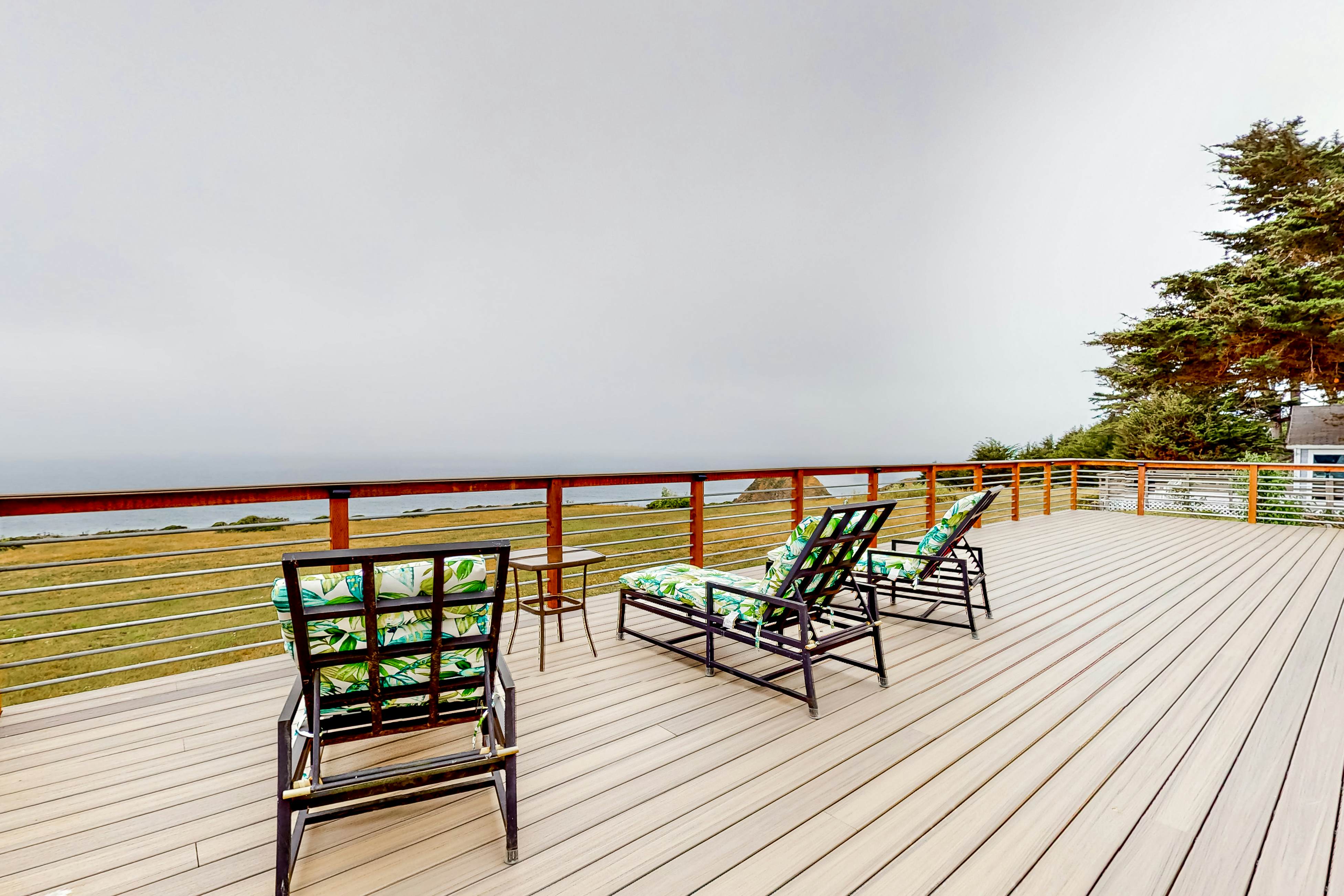 Oceanfront Home in Elk: Panoramic Views & Firepit