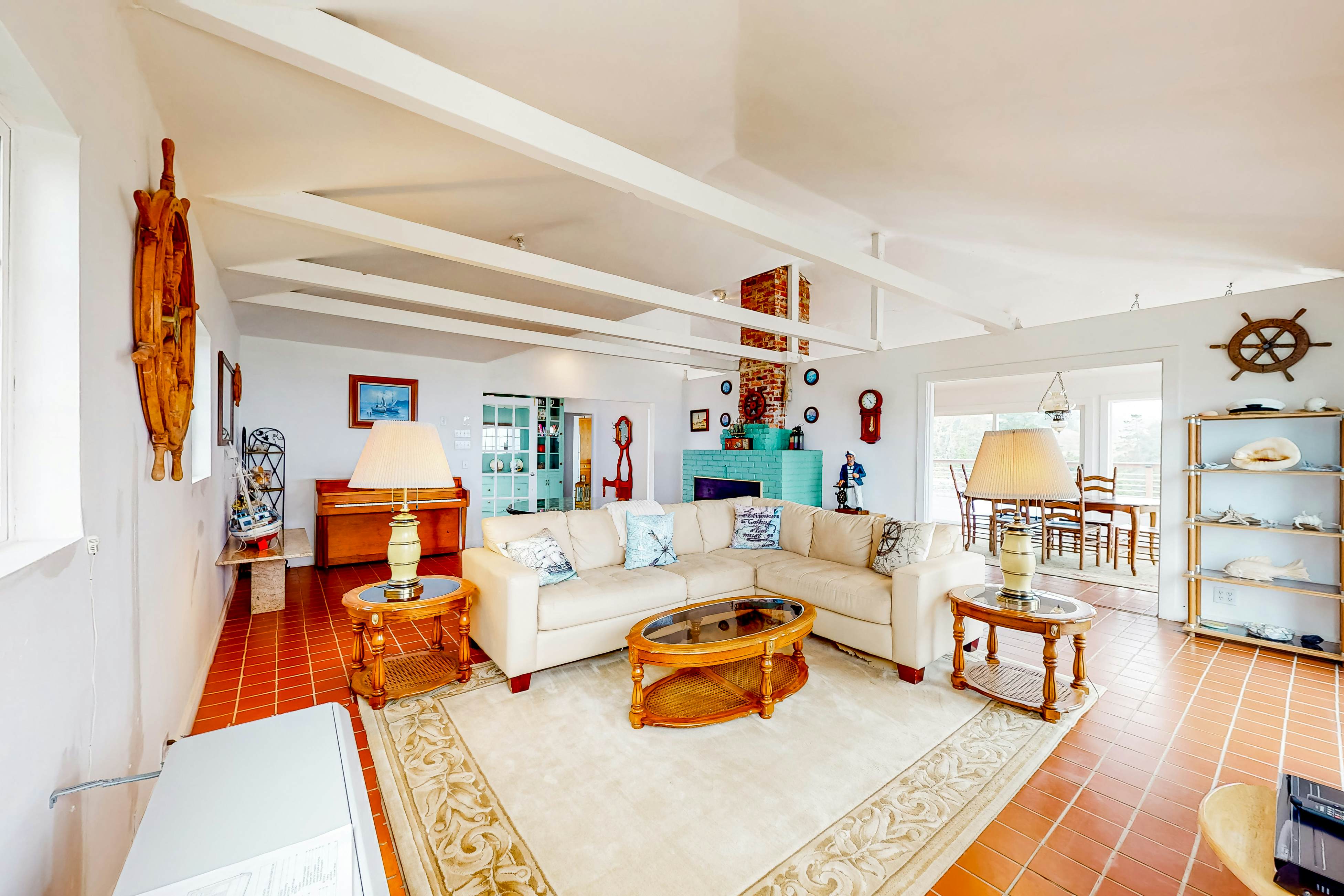 Oceanfront Home in Elk: Panoramic Views & Firepit