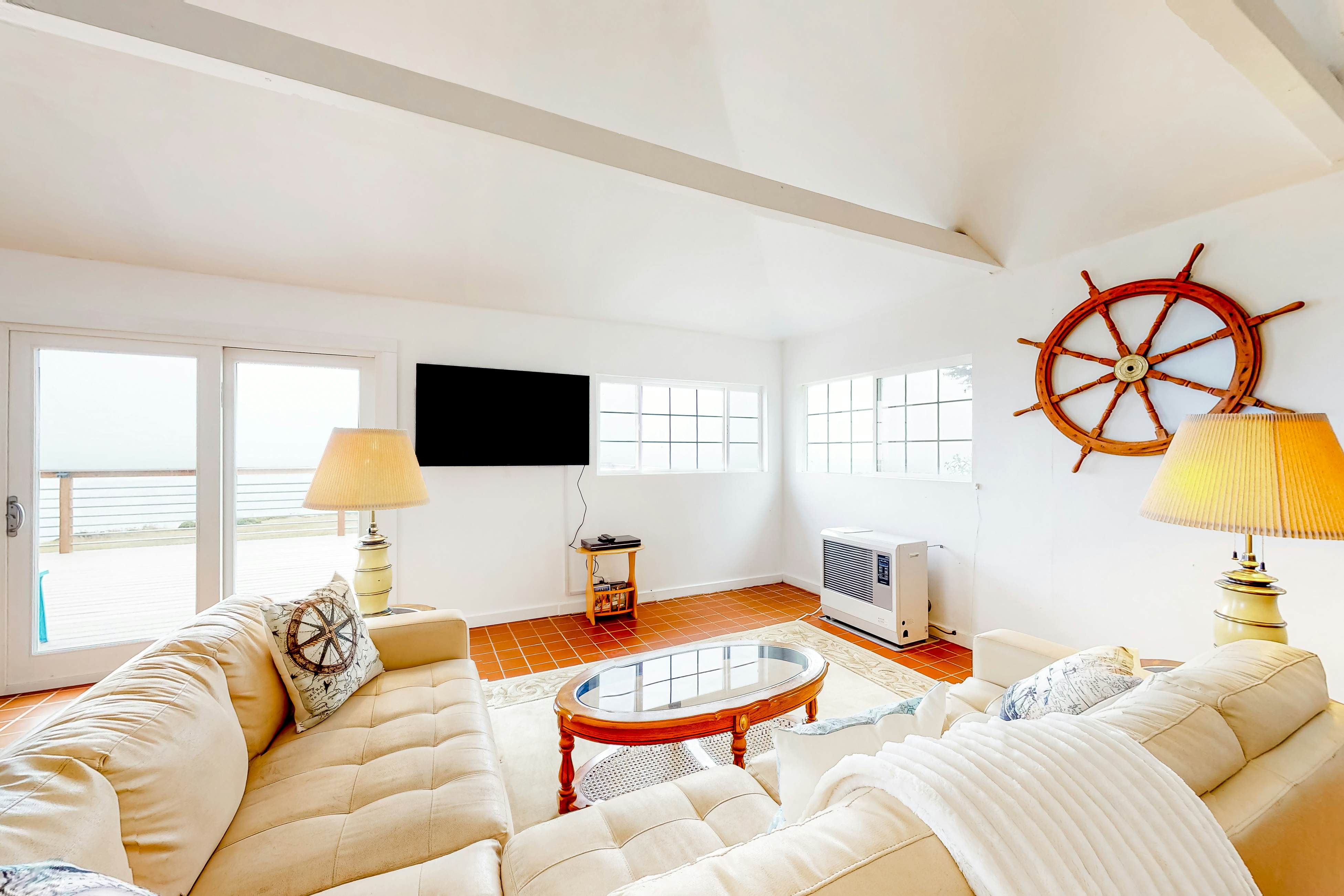 Oceanfront Home in Elk: Panoramic Views & Firepit