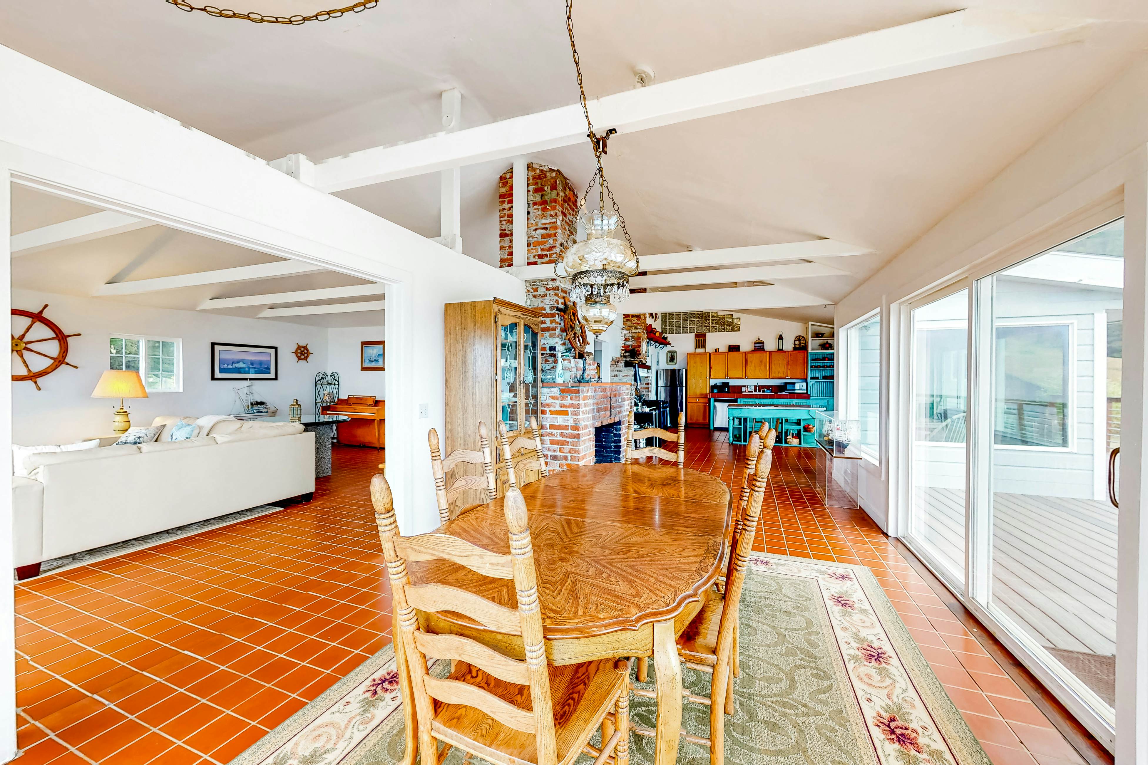 Oceanfront Home in Elk: Panoramic Views & Firepit