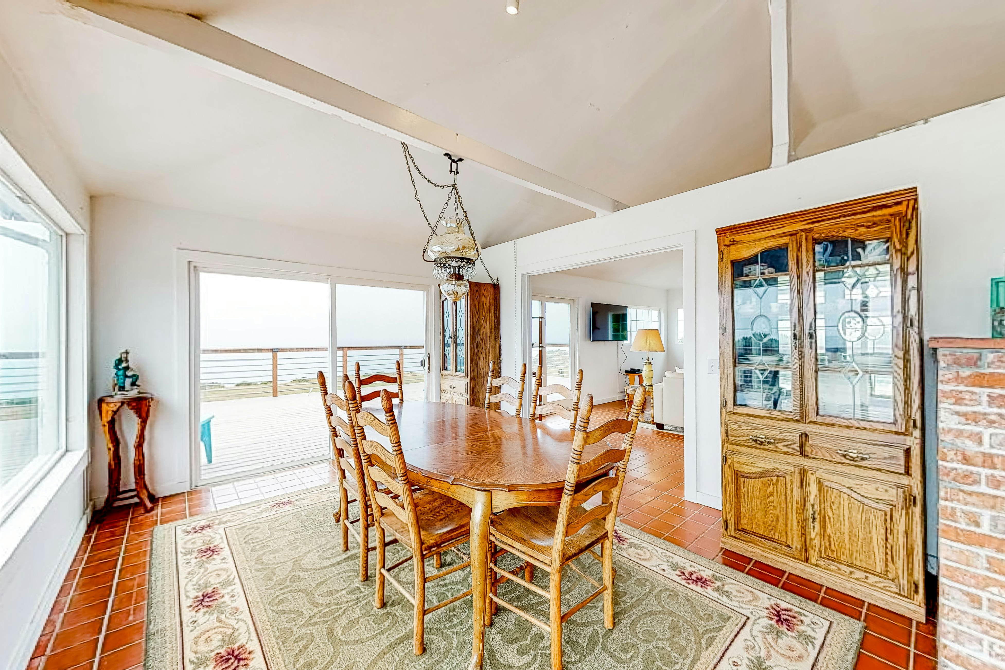 Oceanfront Home in Elk: Panoramic Views & Firepit