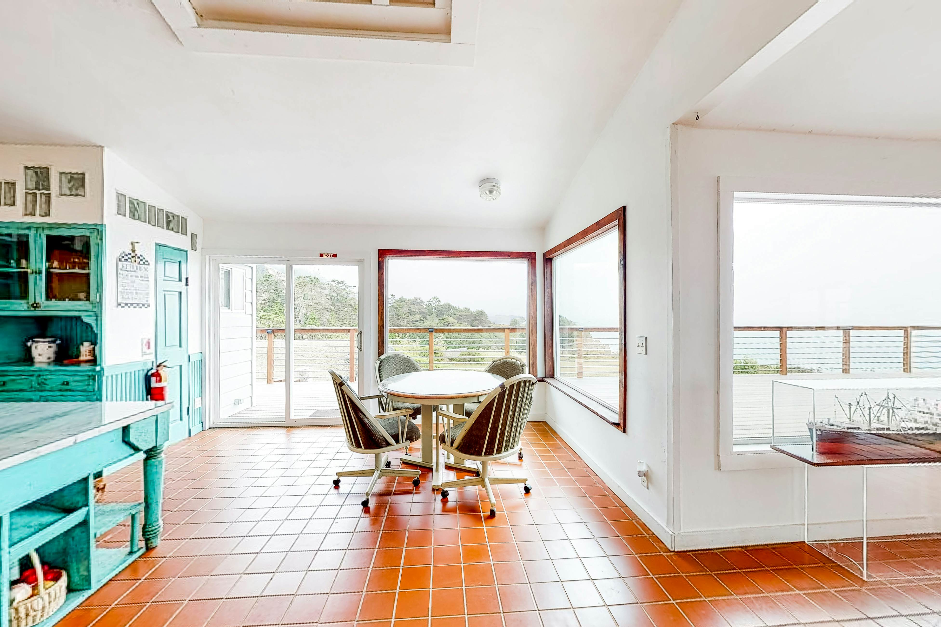 Oceanfront Home in Elk: Panoramic Views & Firepit