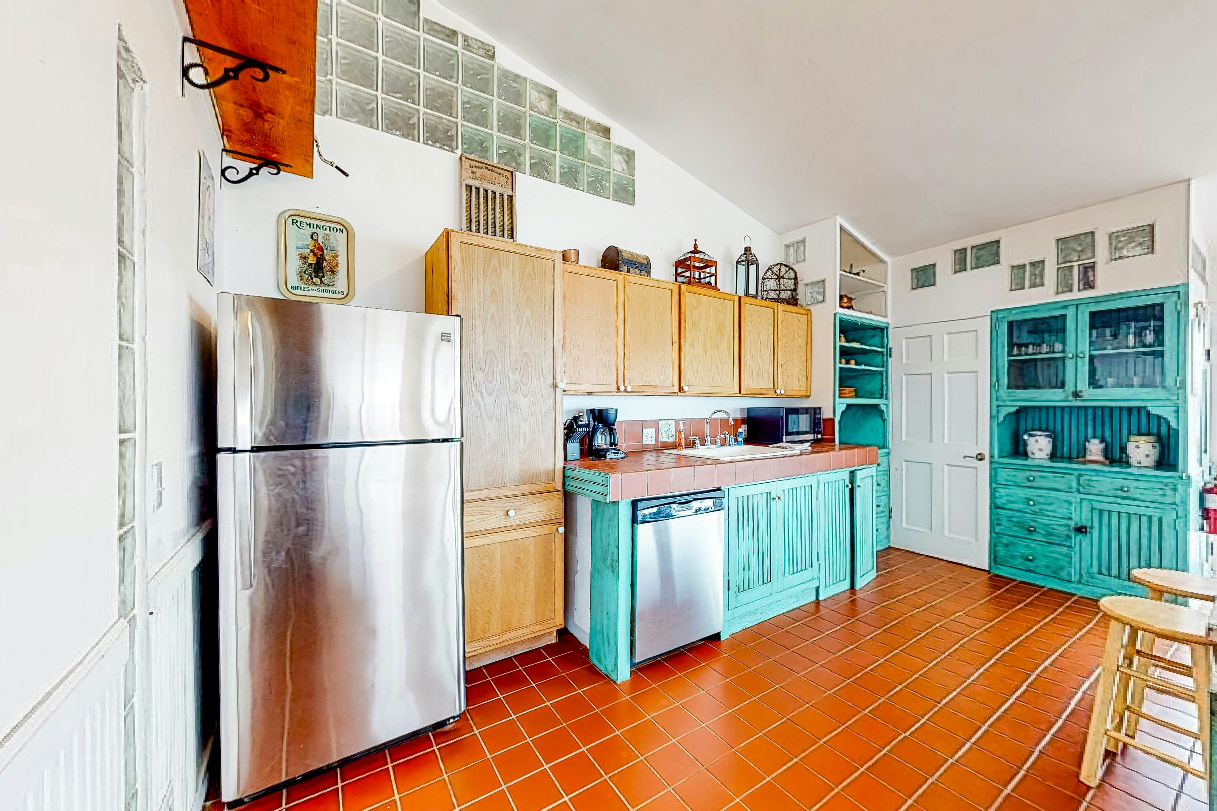 Oceanfront Home in Elk: Panoramic Views & Firepit