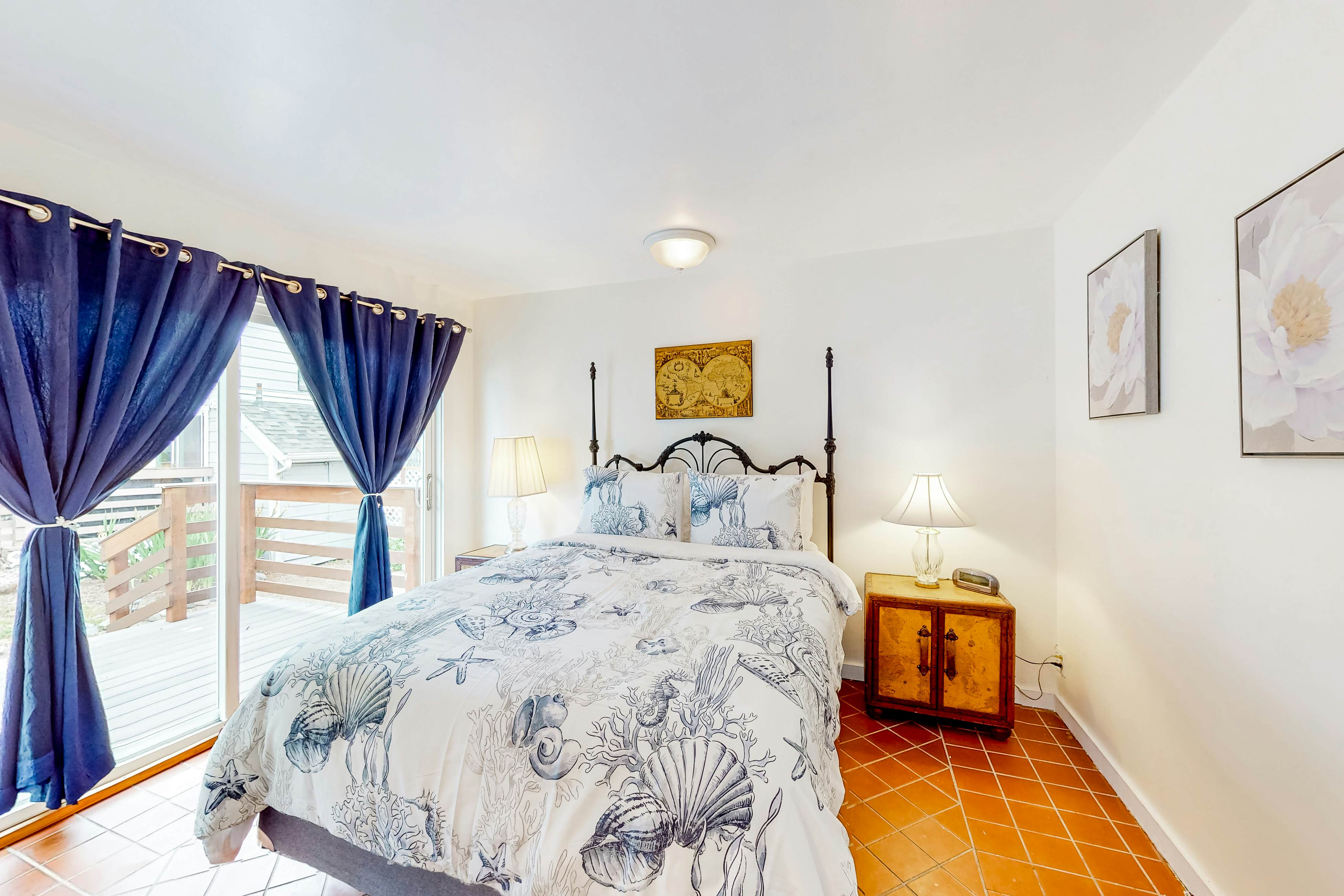 Oceanfront Home in Elk: Panoramic Views & Firepit