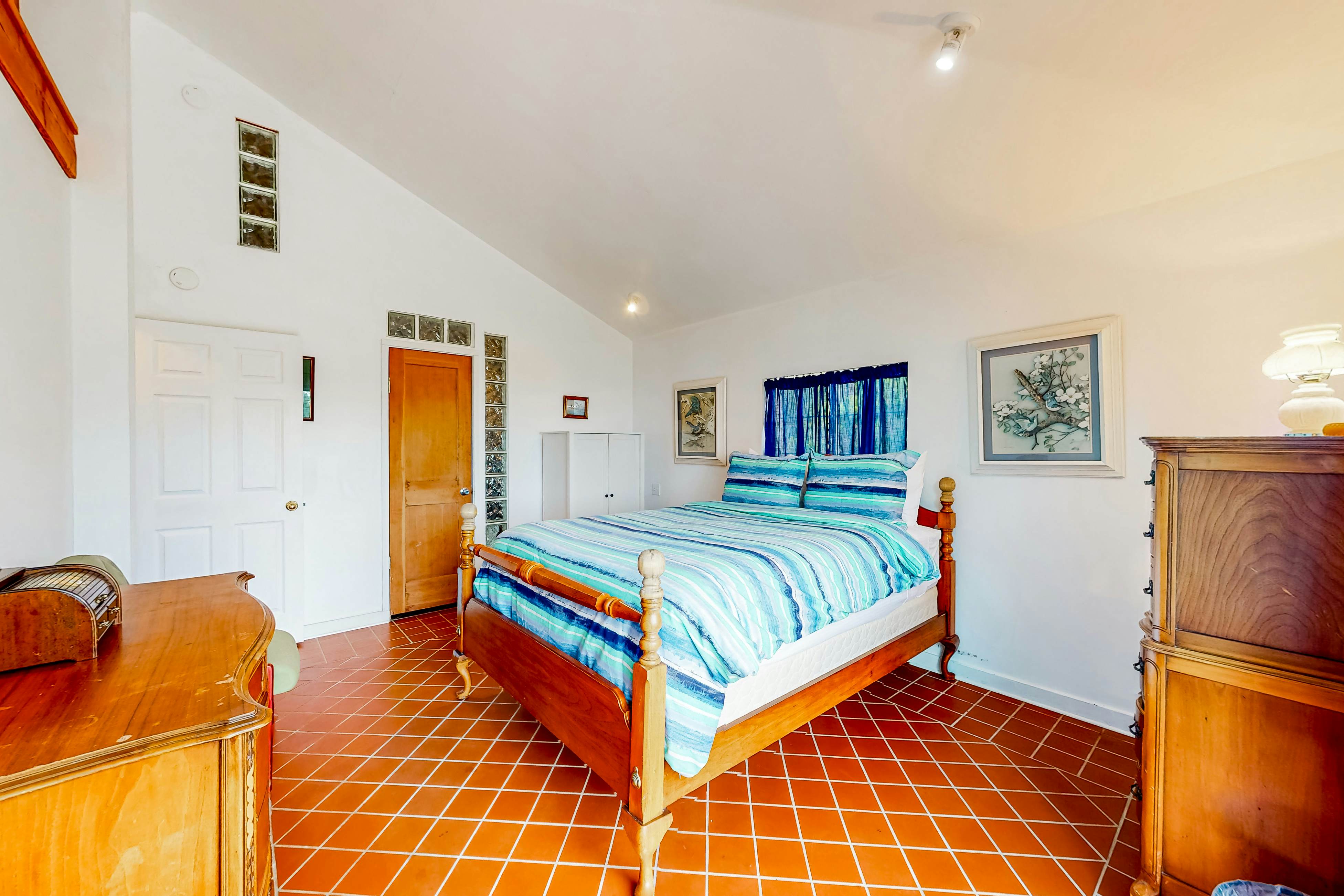 Oceanfront Home in Elk: Panoramic Views & Firepit