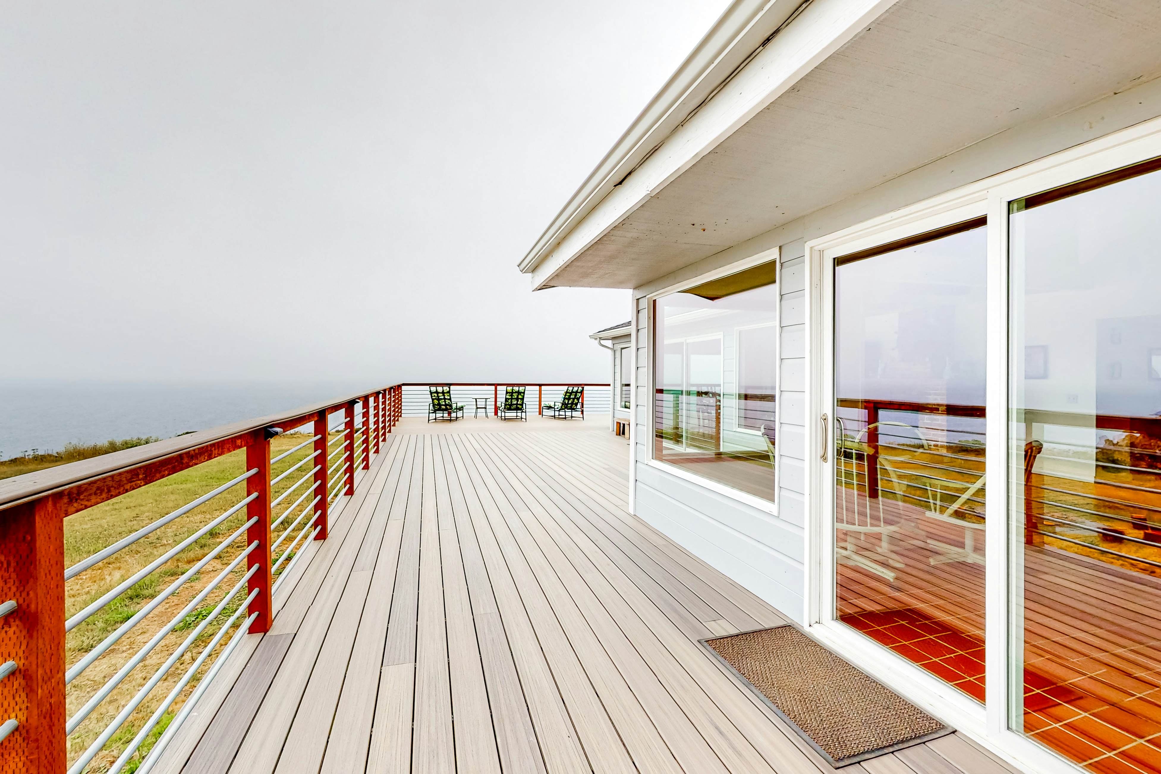Oceanfront Home in Elk: Panoramic Views & Firepit