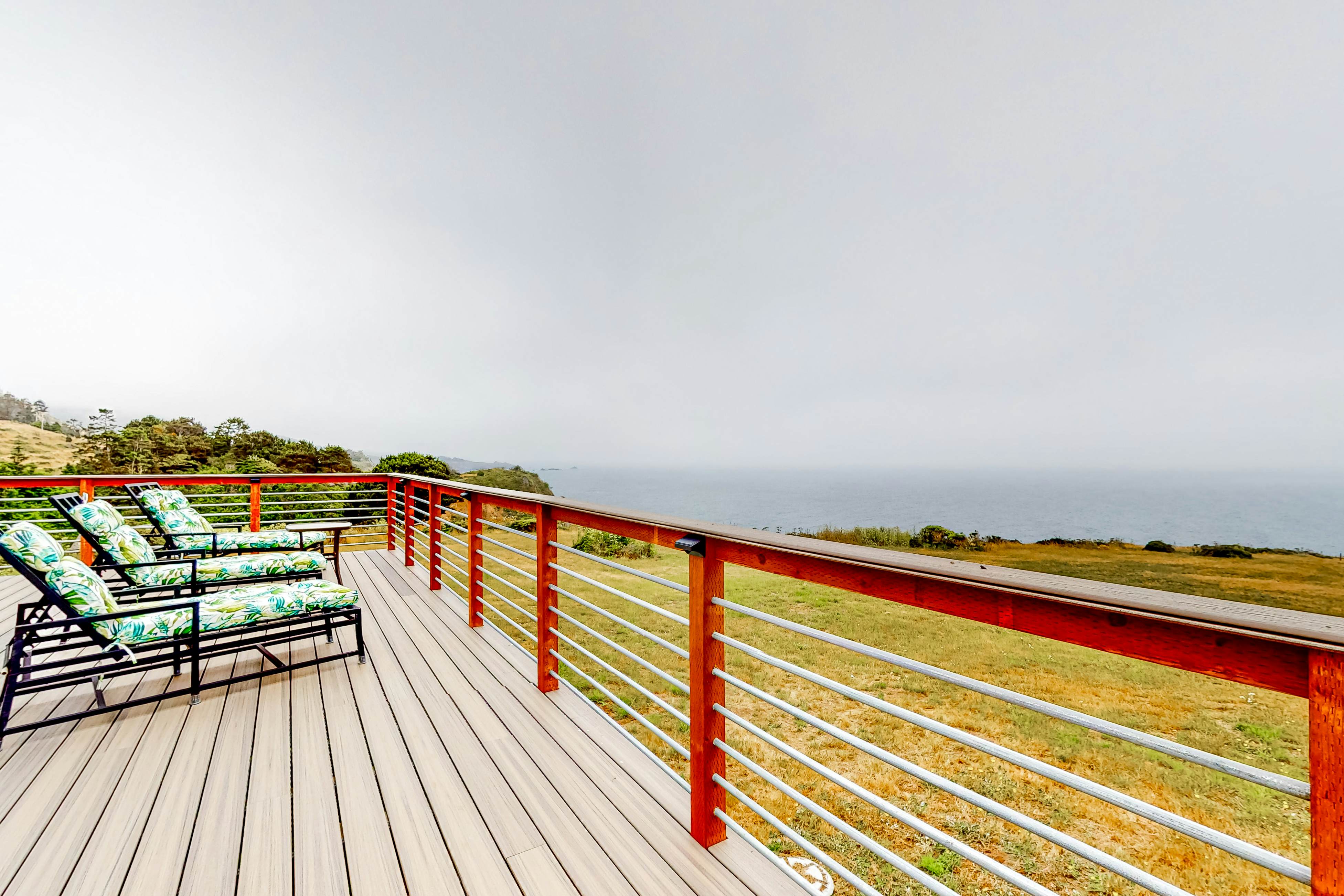 Oceanfront Home in Elk: Panoramic Views & Firepit