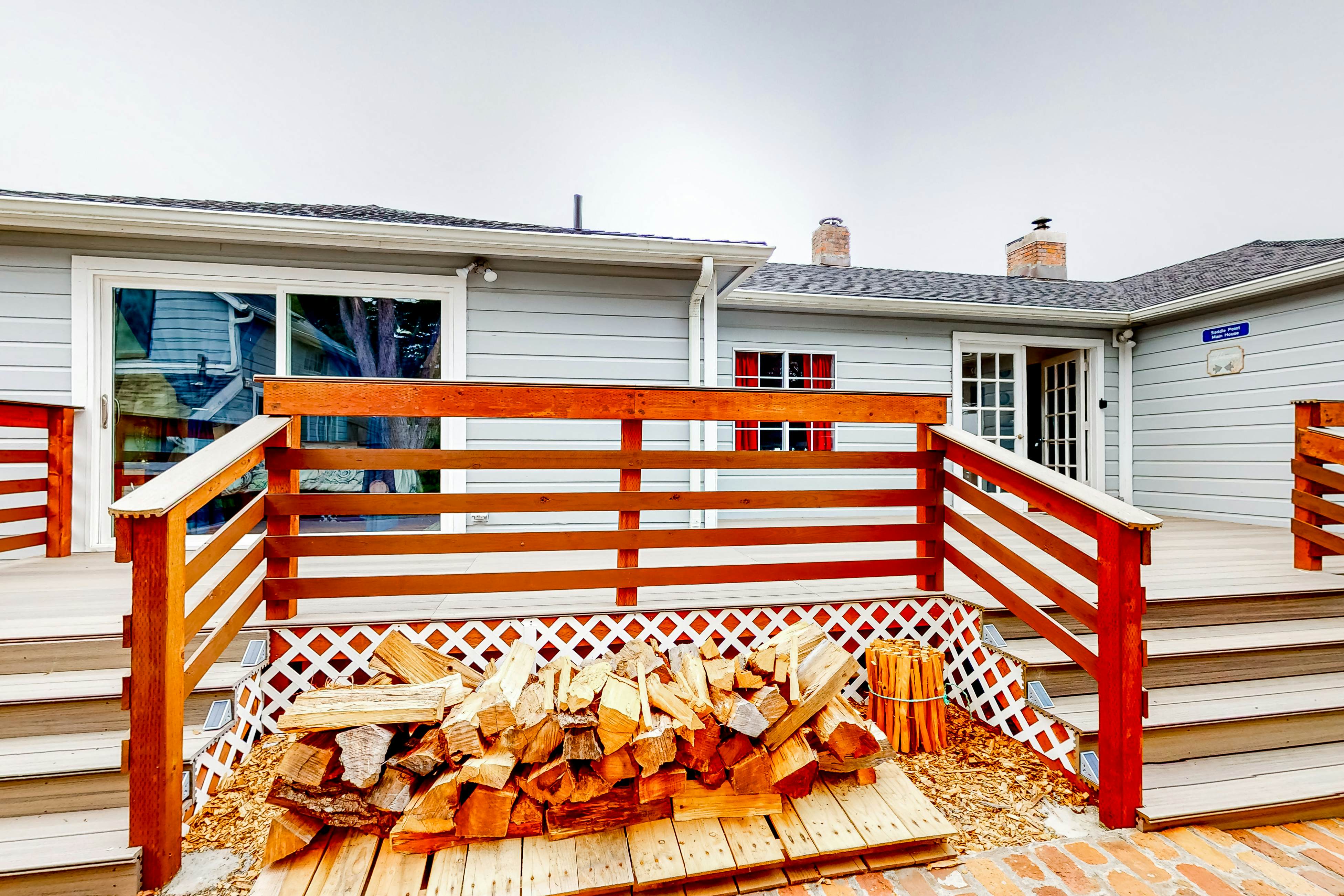 Oceanfront Home in Elk: Panoramic Views & Firepit