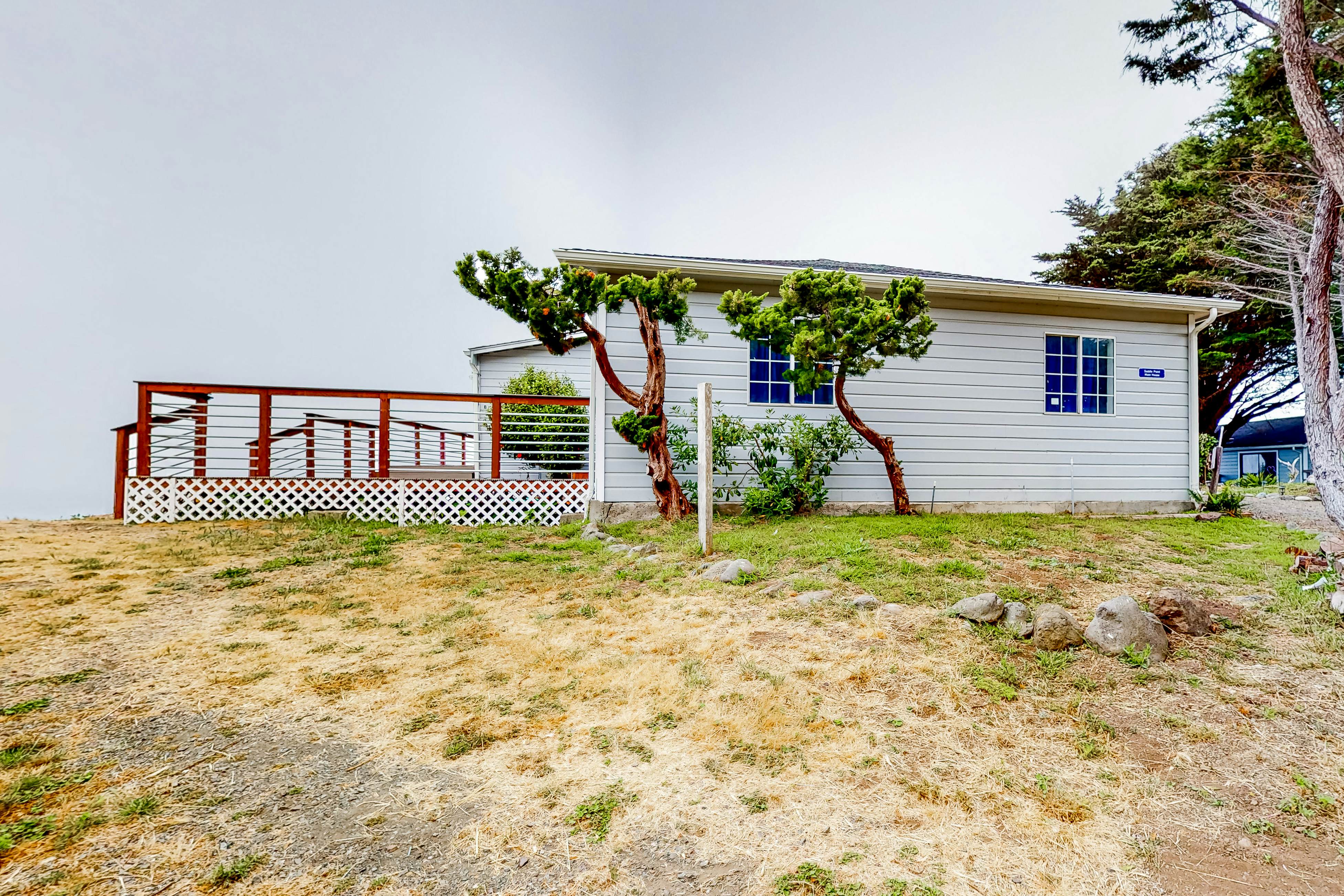 Oceanfront Home in Elk: Panoramic Views & Firepit