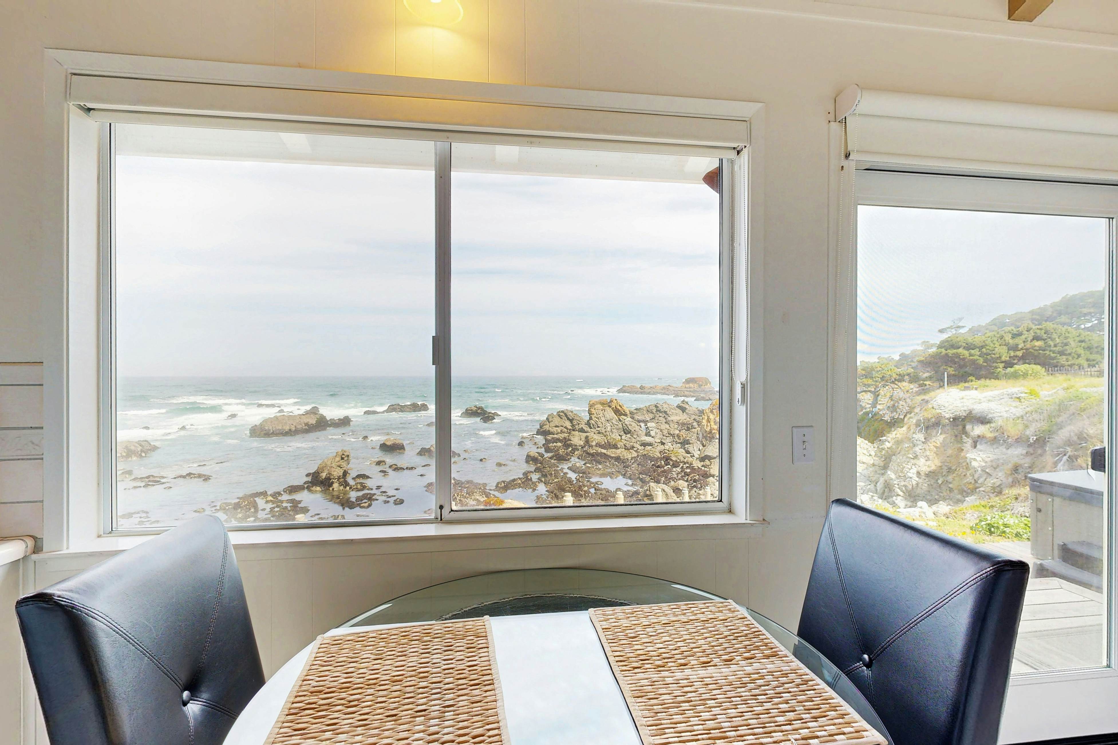 Relaxing Oceanfront Retreat with Hot Tub 