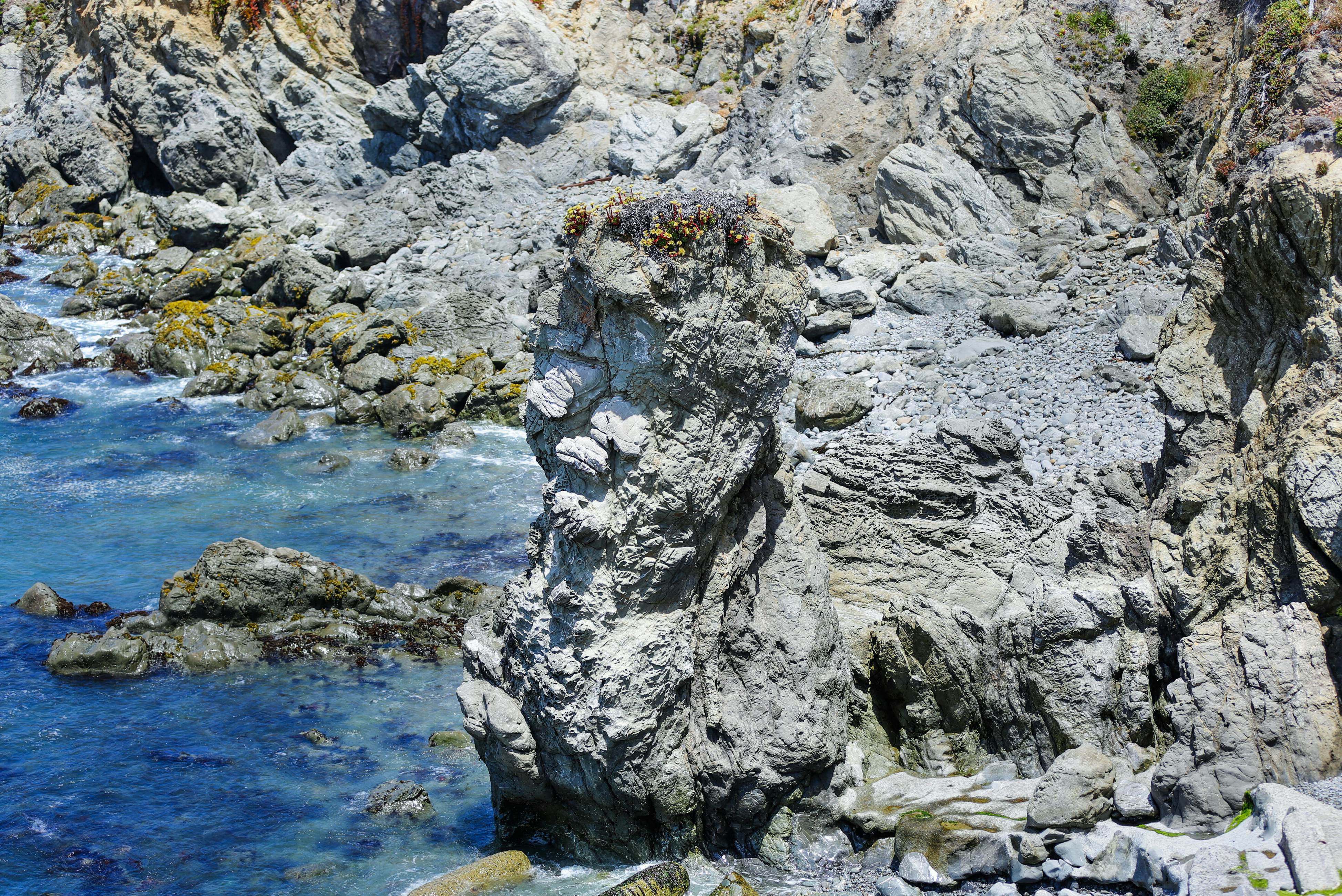 Relaxing Oceanfront Retreat with Hot Tub 