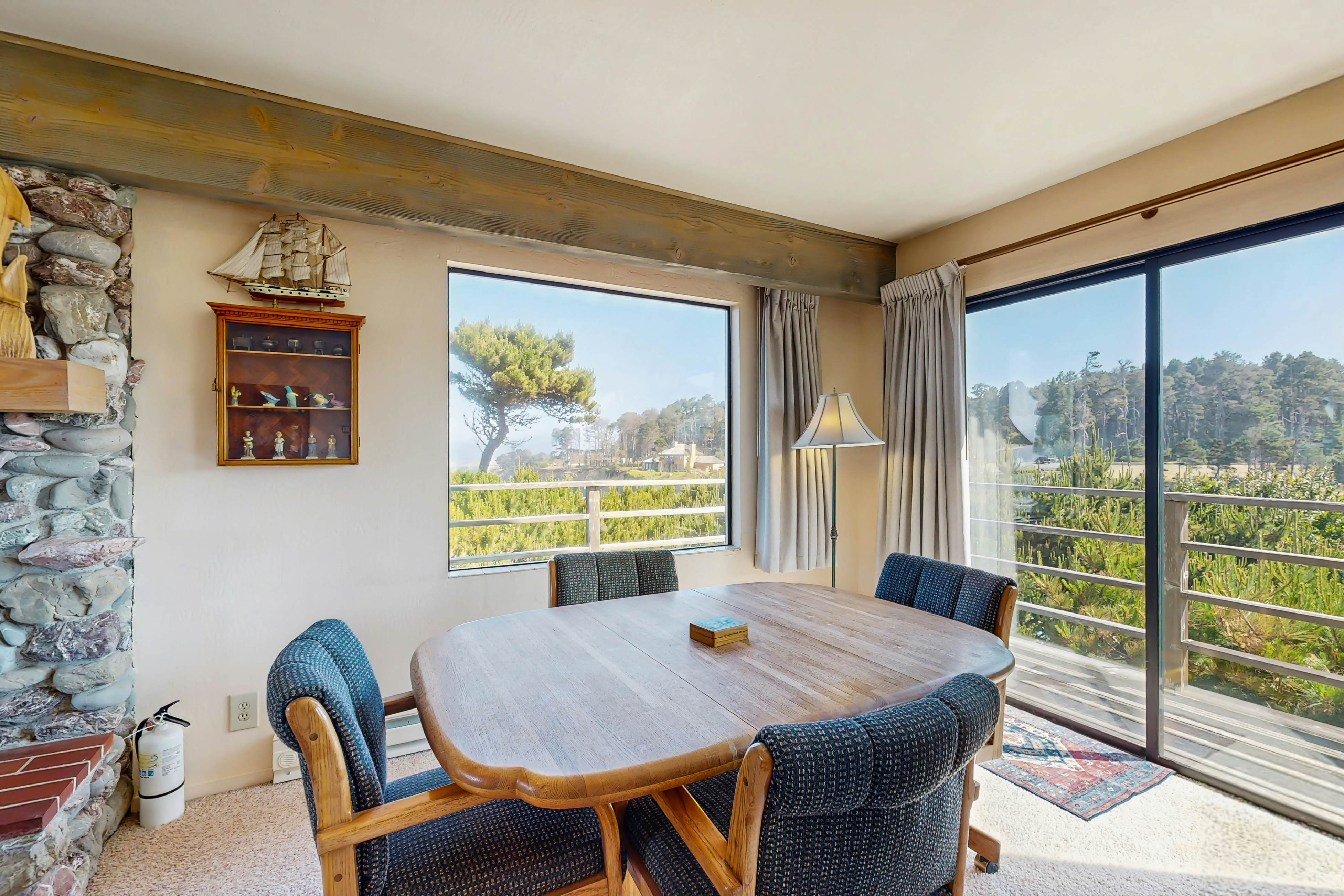 Oceanfront Home: Stunning Views & Private Hot Tub