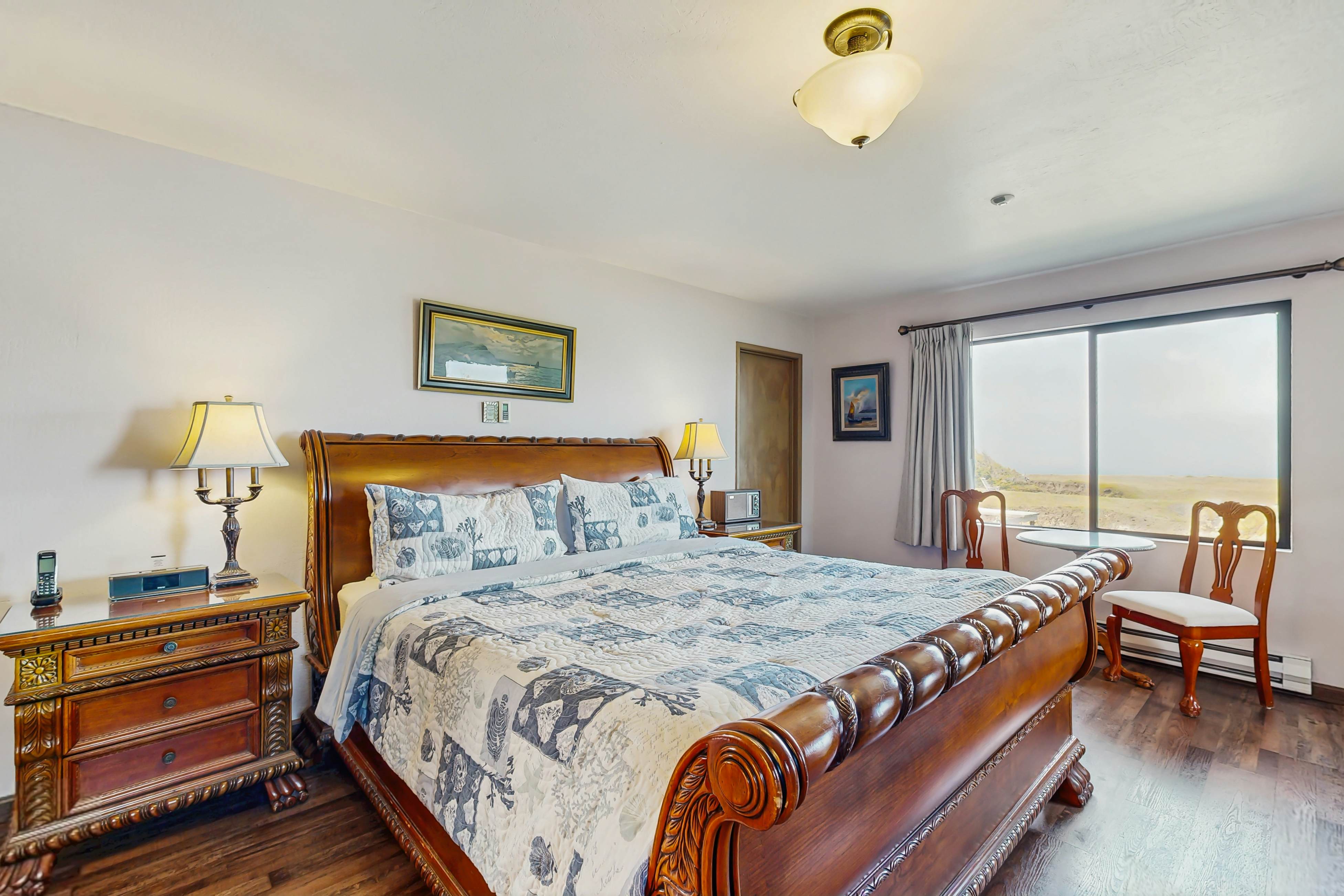 Oceanfront Home: Stunning Views & Private Hot Tub