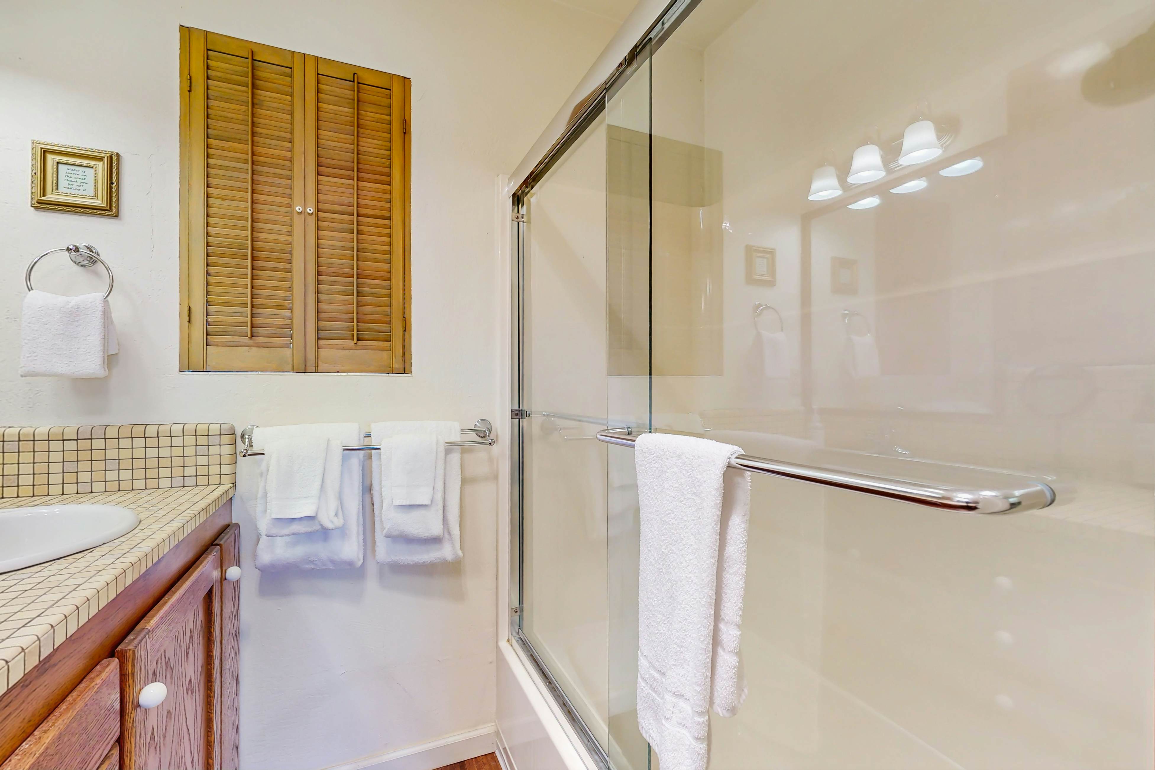 Oceanfront Home: Stunning Views & Private Hot Tub