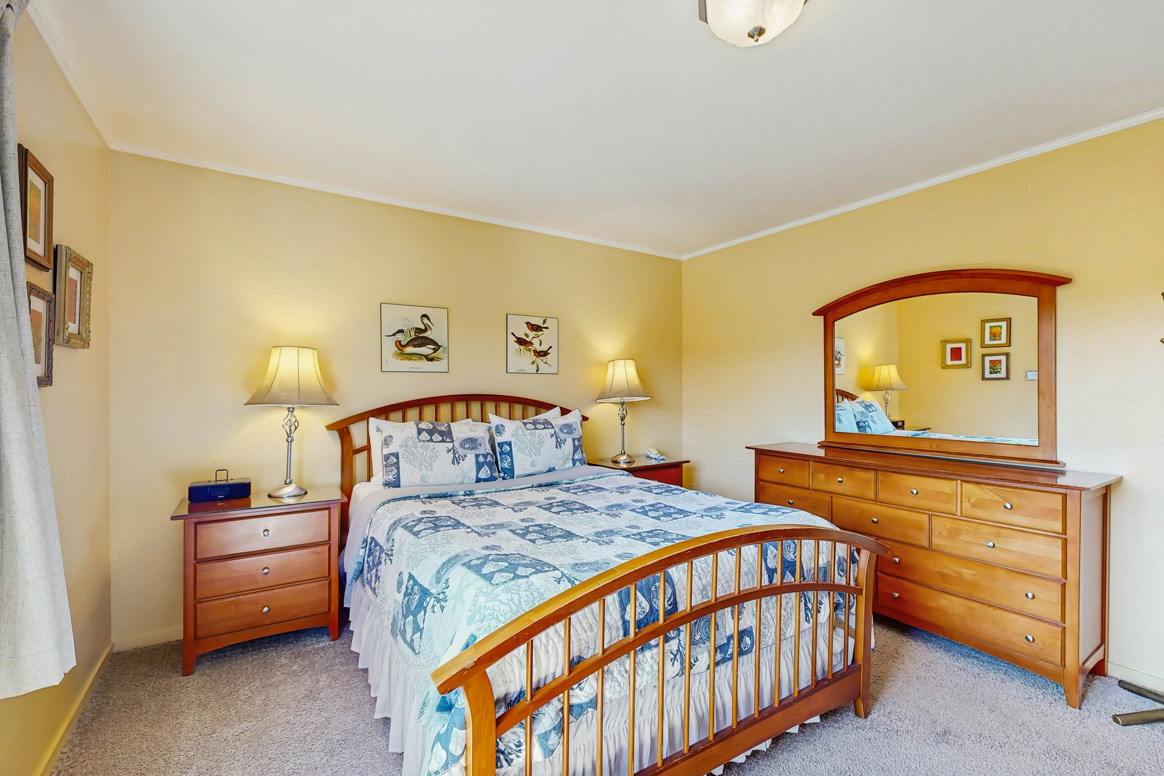 Oceanfront Home: Stunning Views & Private Hot Tub