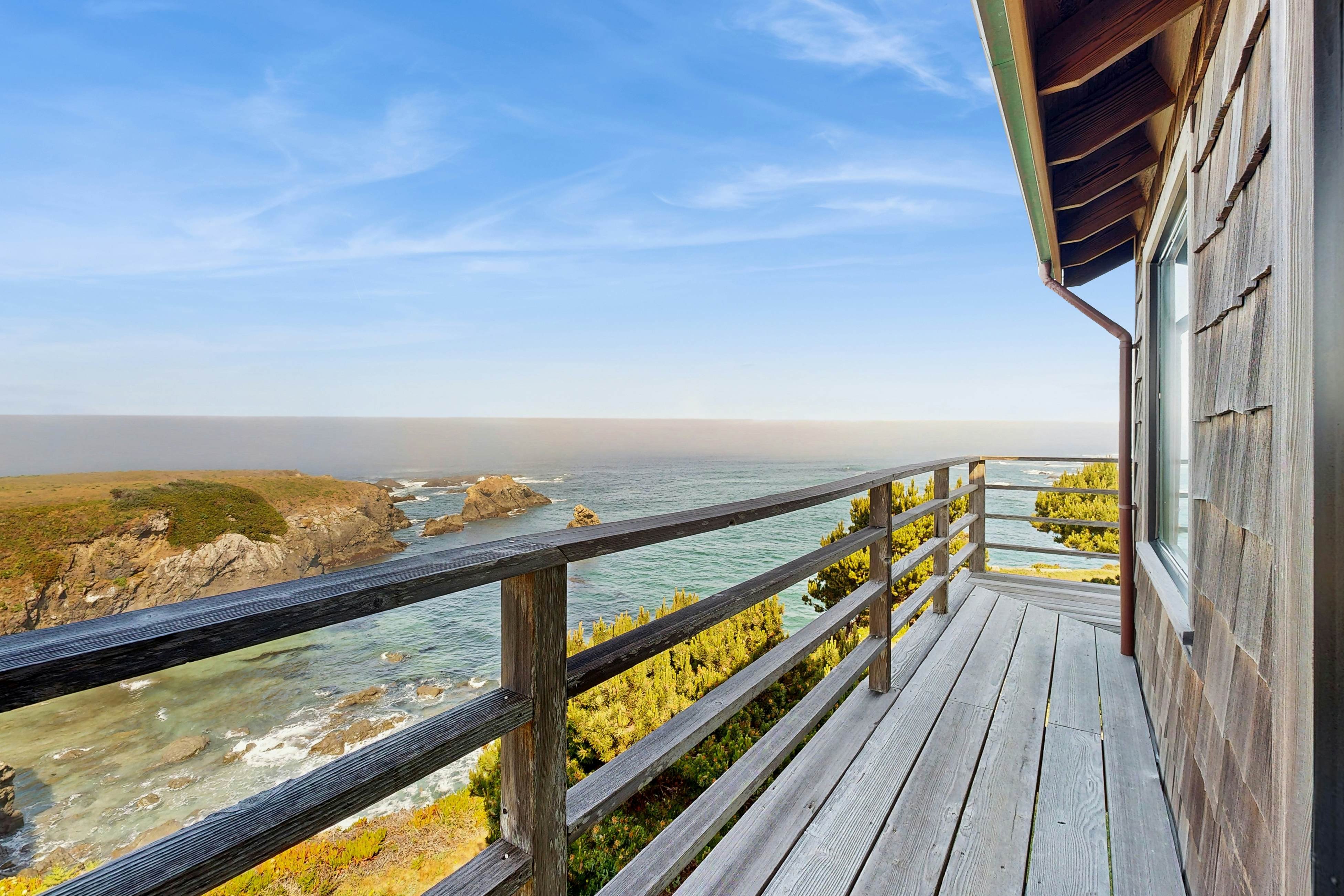 Oceanfront Home: Stunning Views & Private Hot Tub