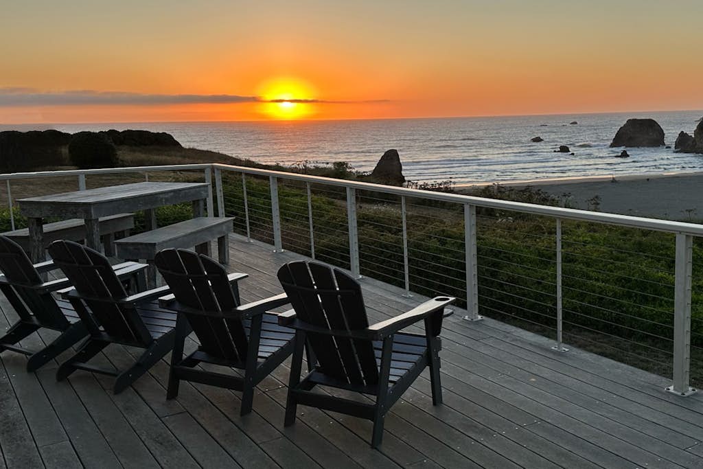 Oceanfront Haven - Hot Tub & Private Beach Access | 5 Bed Fort