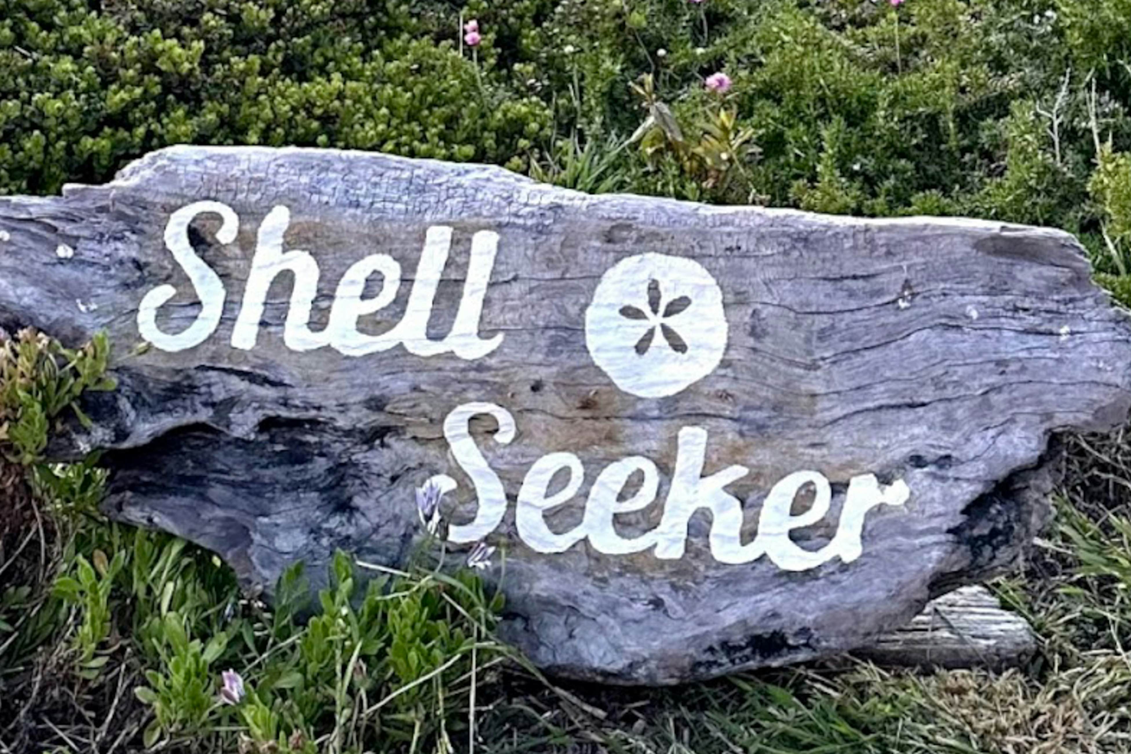 Oceanfront Haven: Hot Tub & Private Beach Access