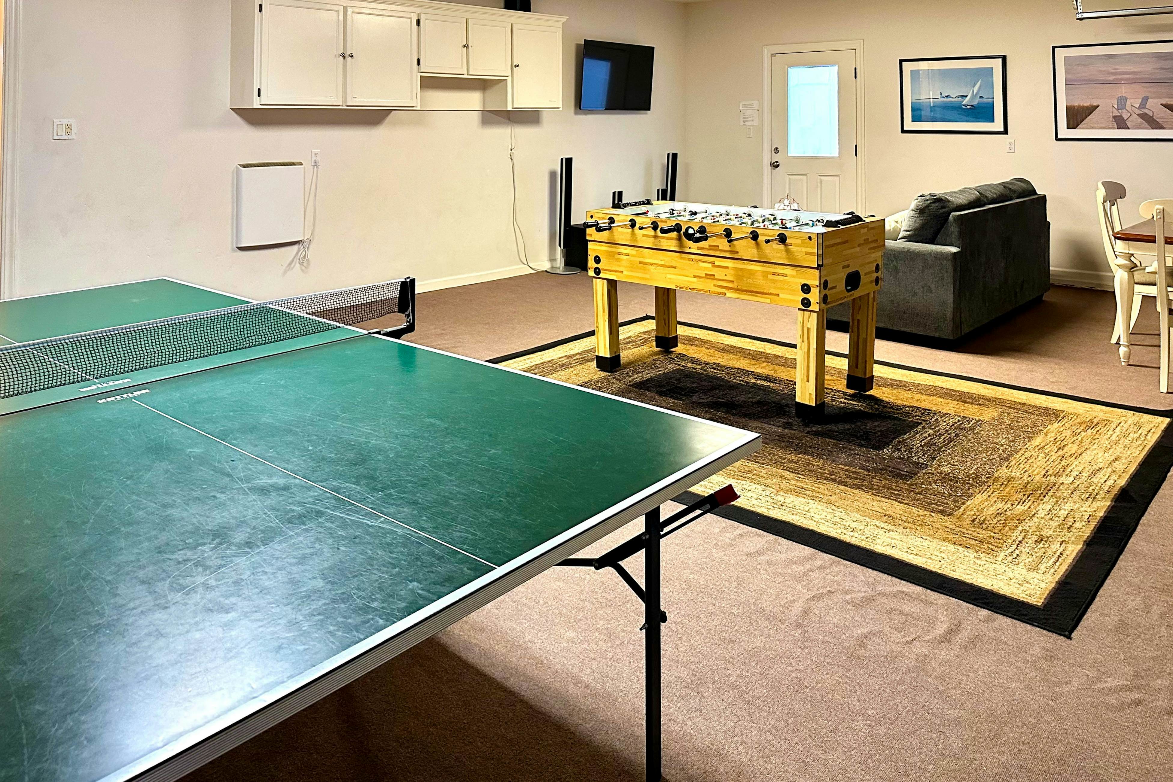 Oceanfront Haven: Hot Tub & Private Beach Access