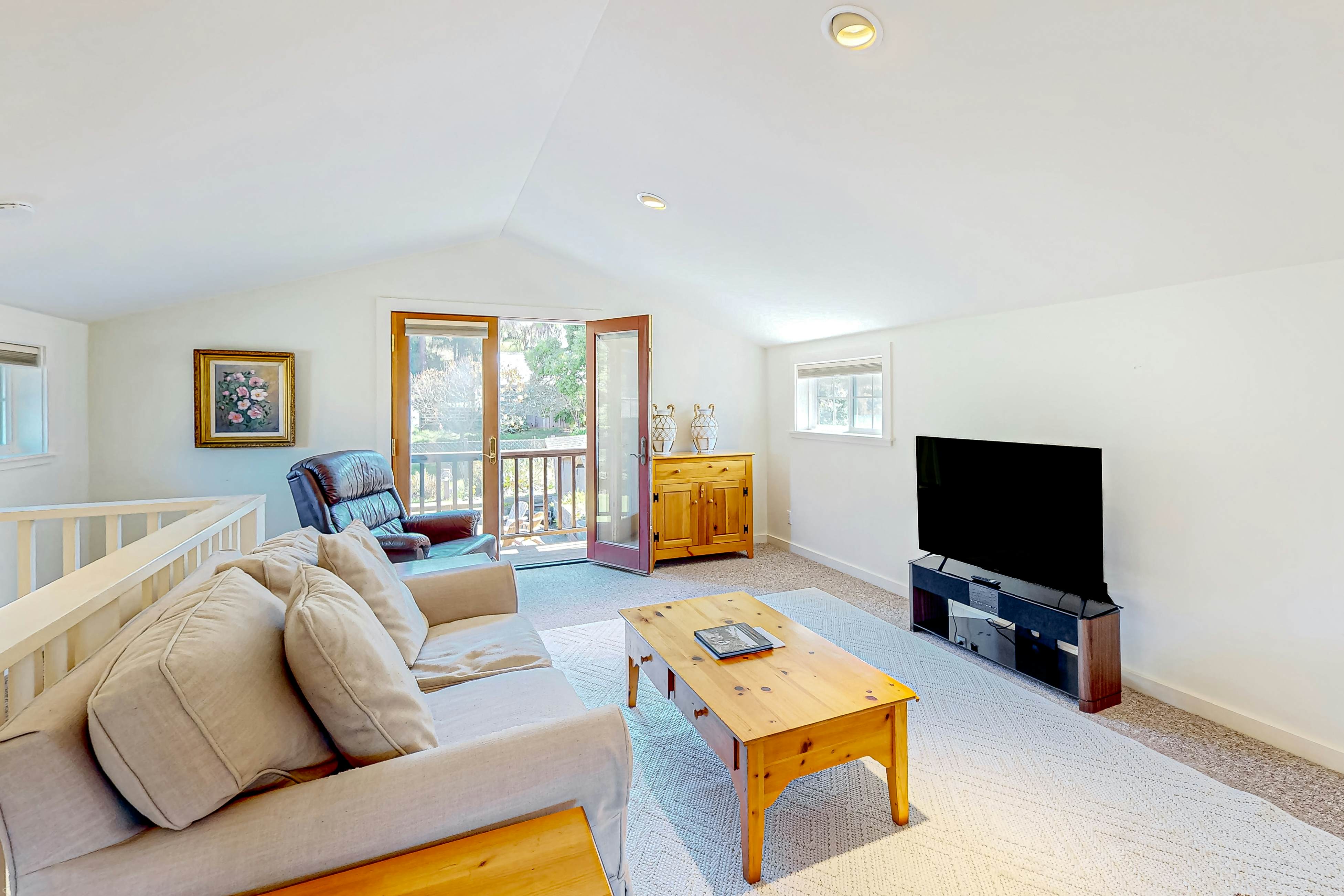 Mendocino Family Home: Near Beach & Hot Tub