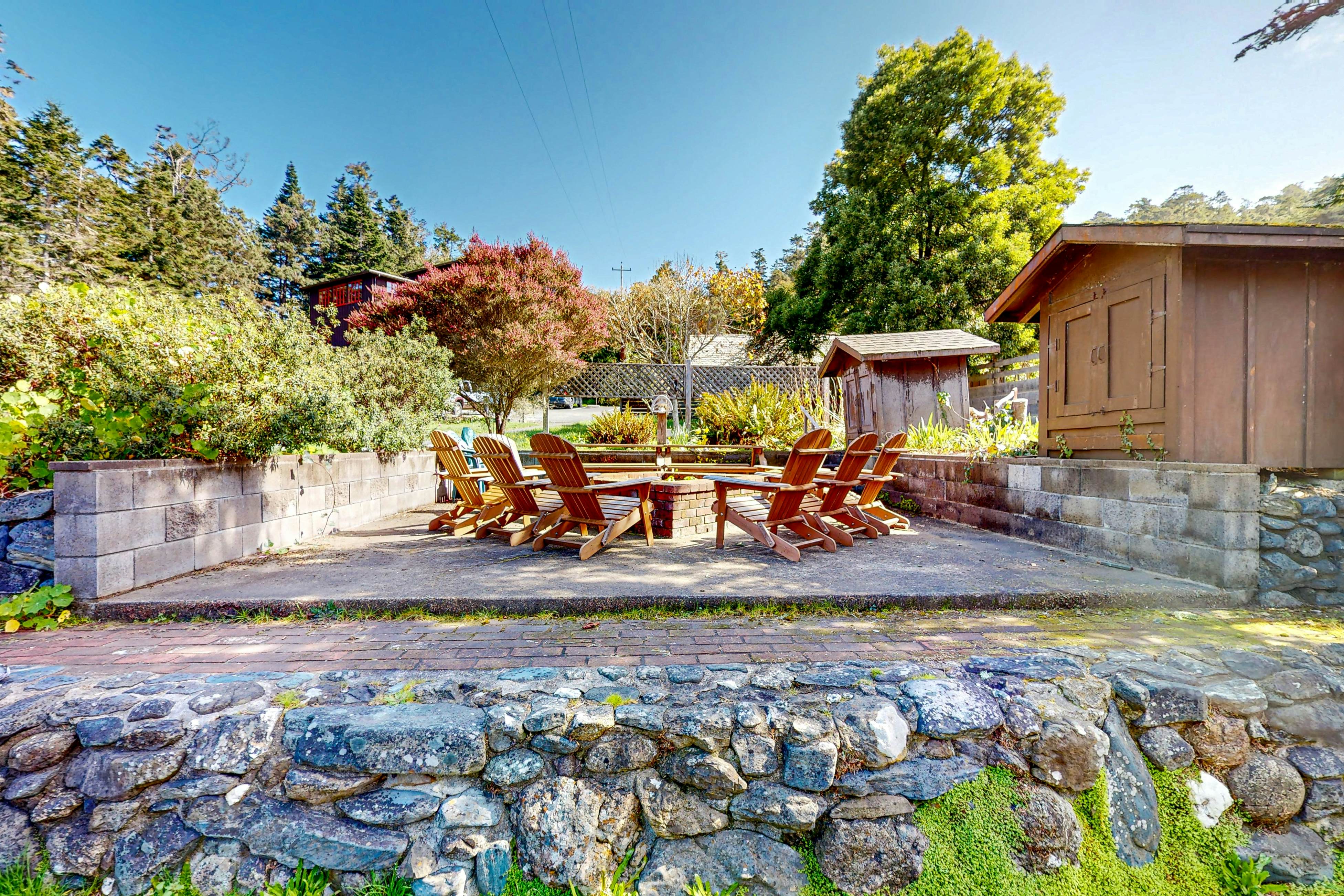 Mendocino Family Home: Near Beach & Hot Tub