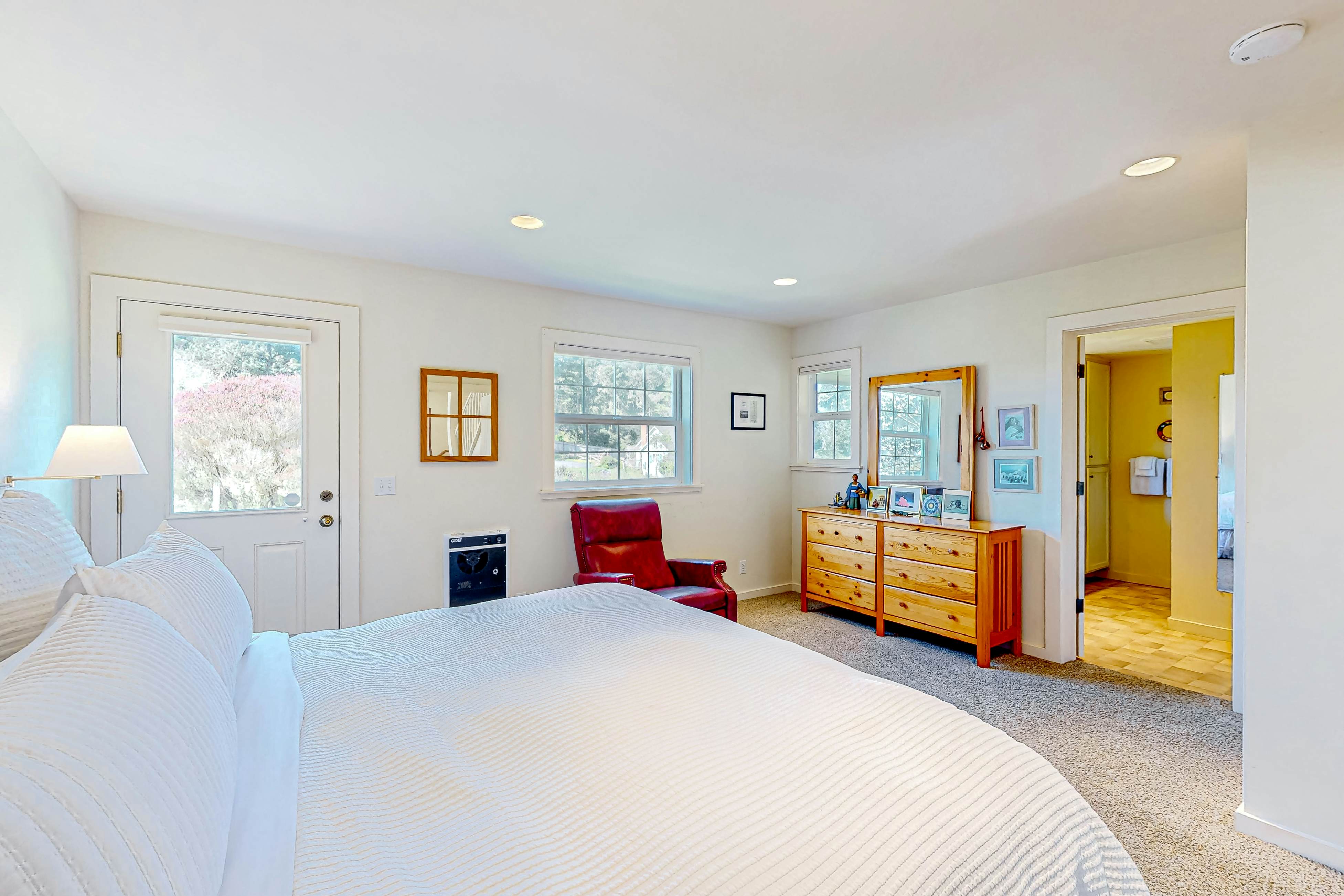 Mendocino Family Home: Near Beach & Hot Tub