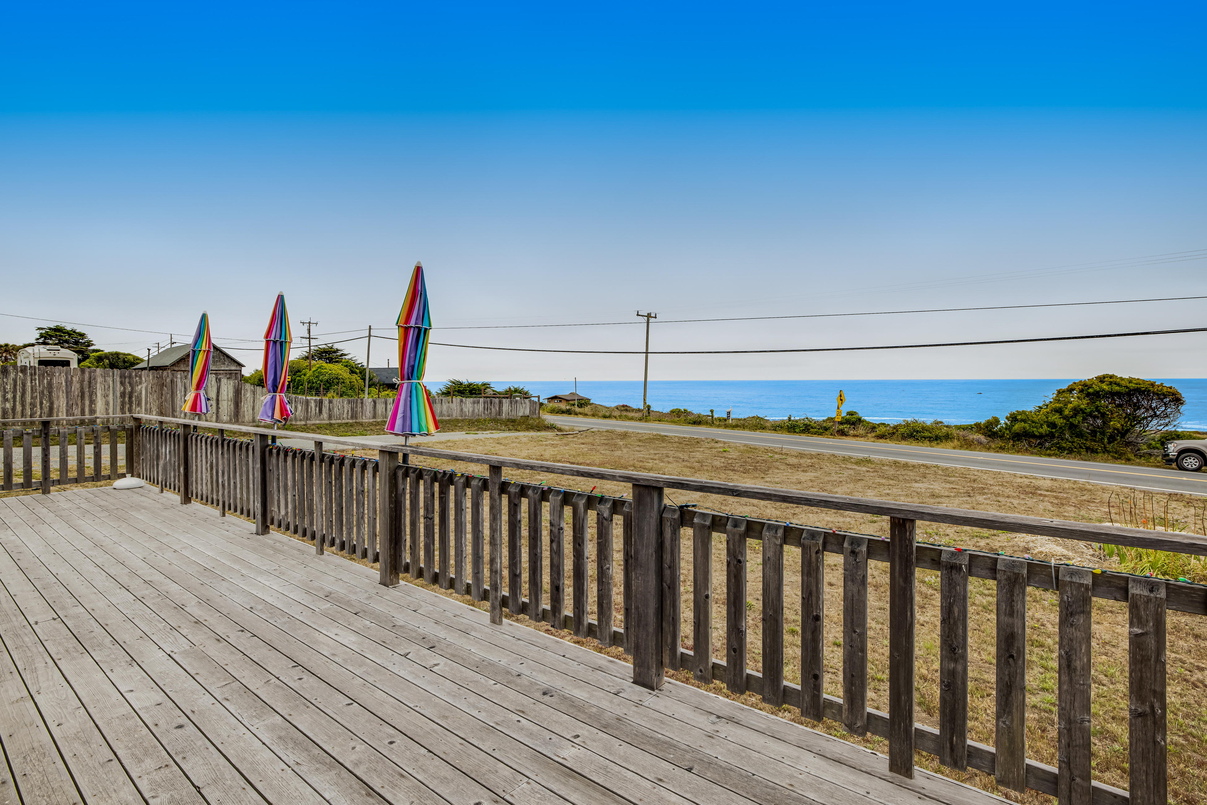 Family Friendly Beach House with BBQ & Deck