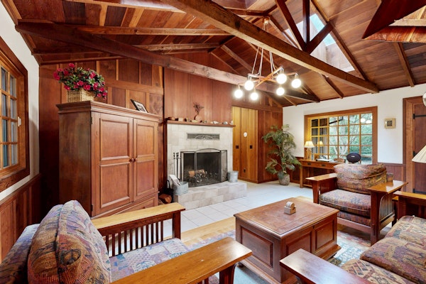 Little River Retreat- Dog Friendly with Grill