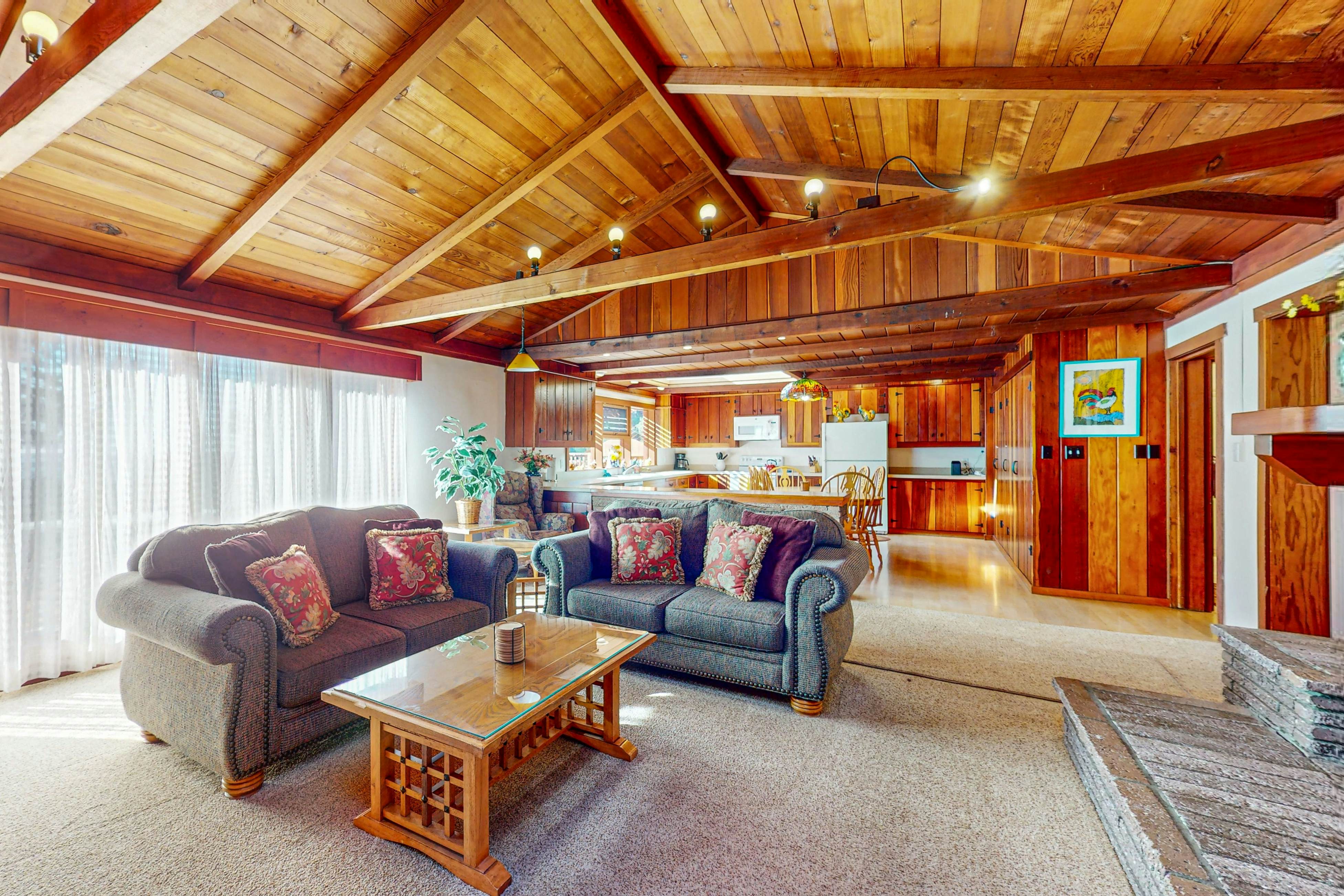 Ocean view home steps to State Park with hot tub