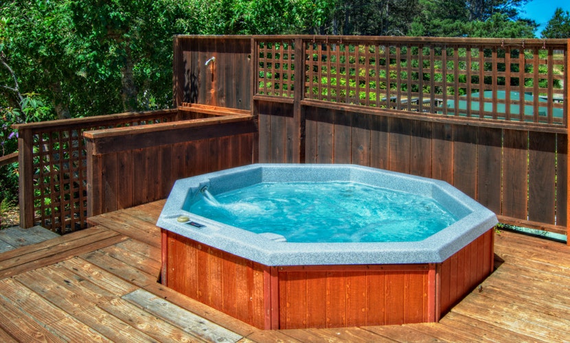 Oceanview home - Hot tub & Steps to Russian Gulch
