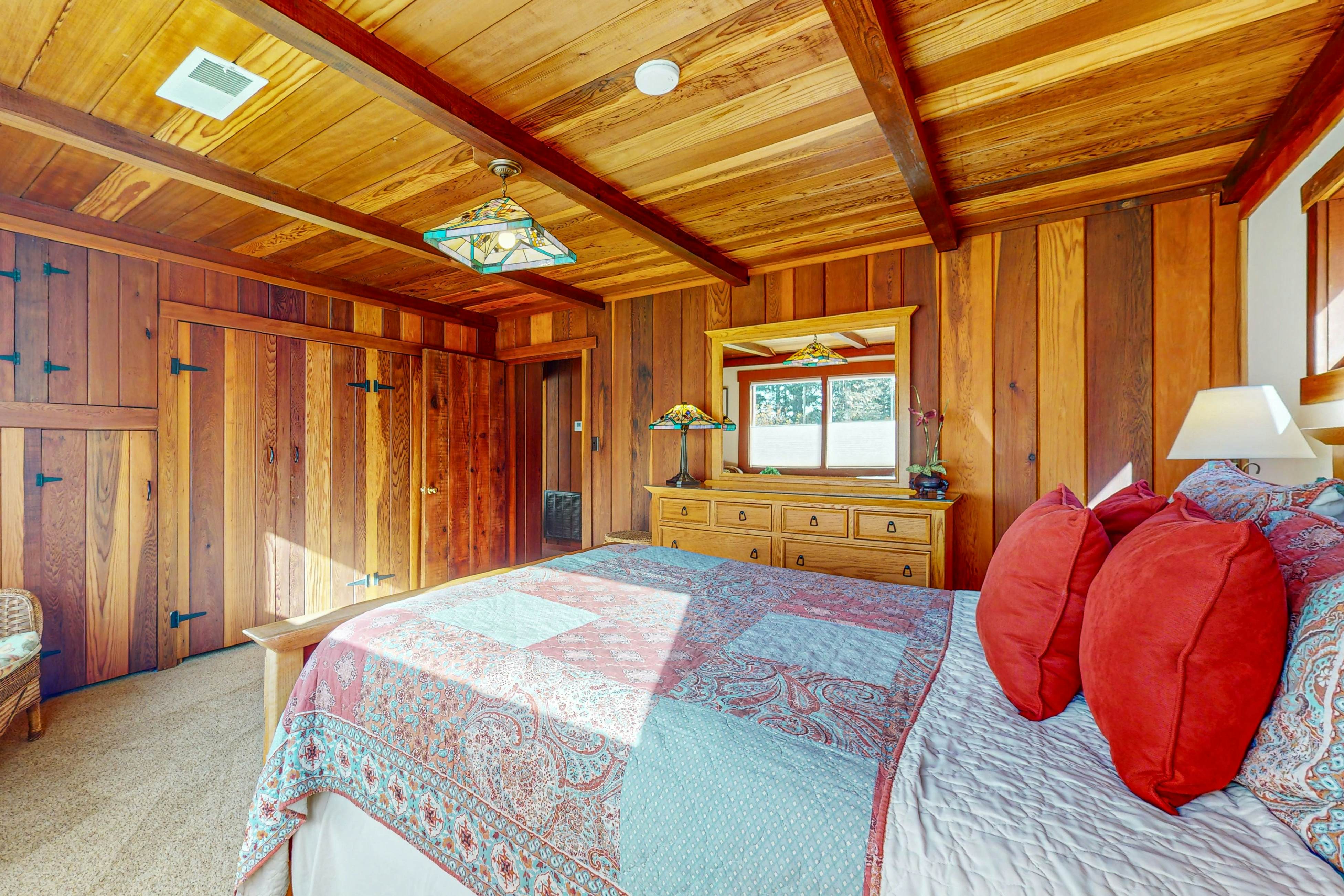 Ocean view home steps to State Park with hot tub