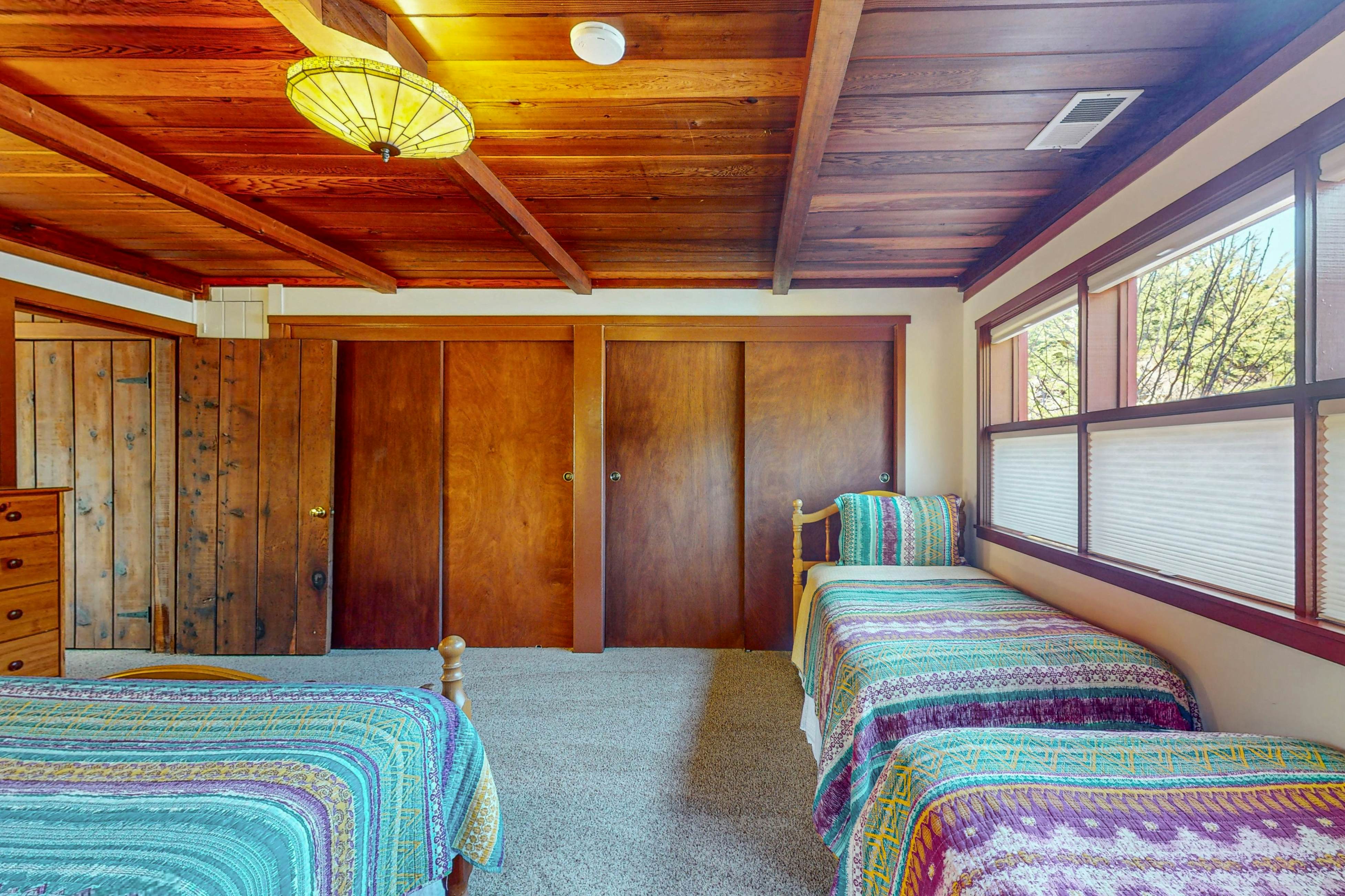 Ocean view home steps to State Park with hot tub