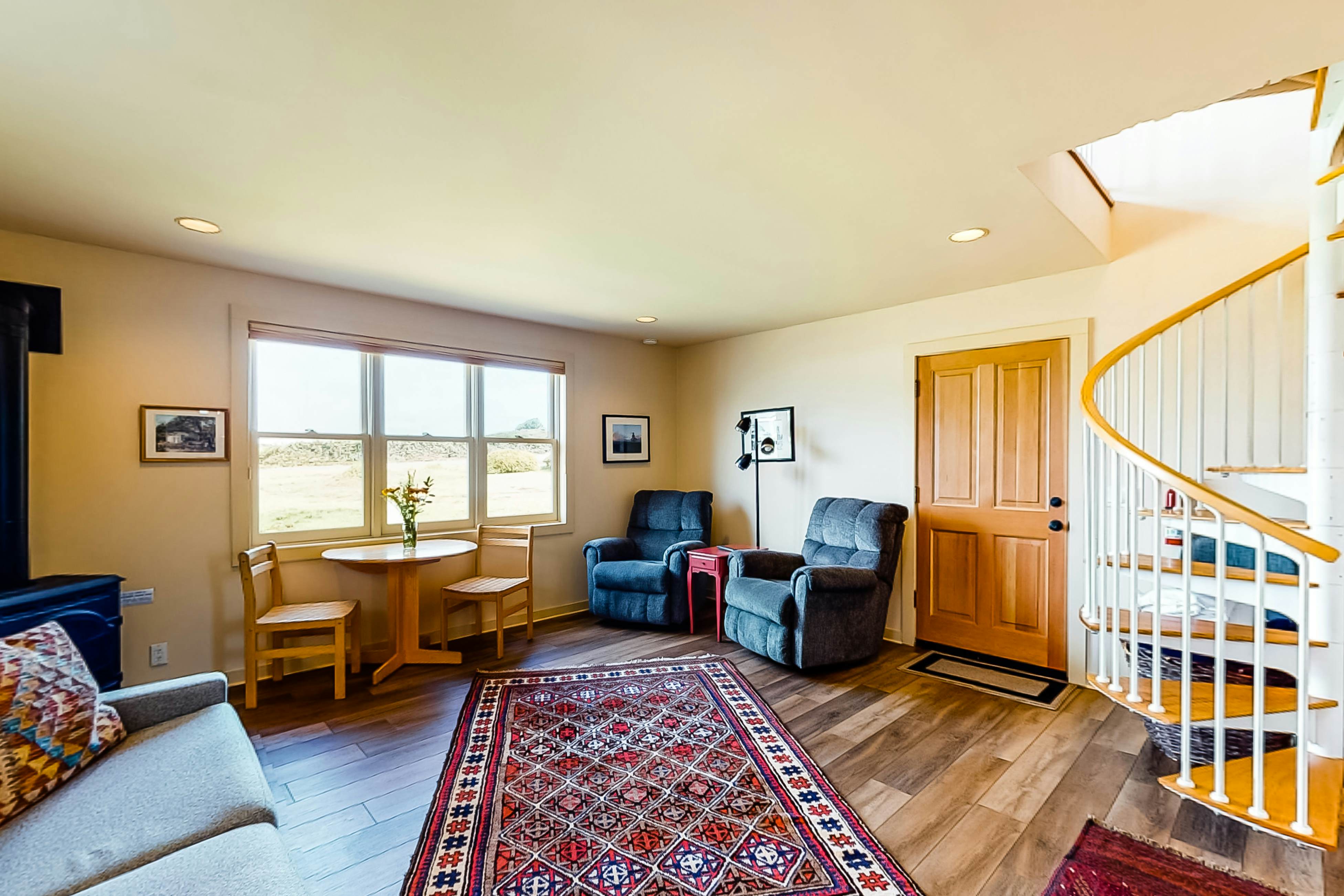 Stunning Mendocino Home & Cottage: Sauna, Sea View