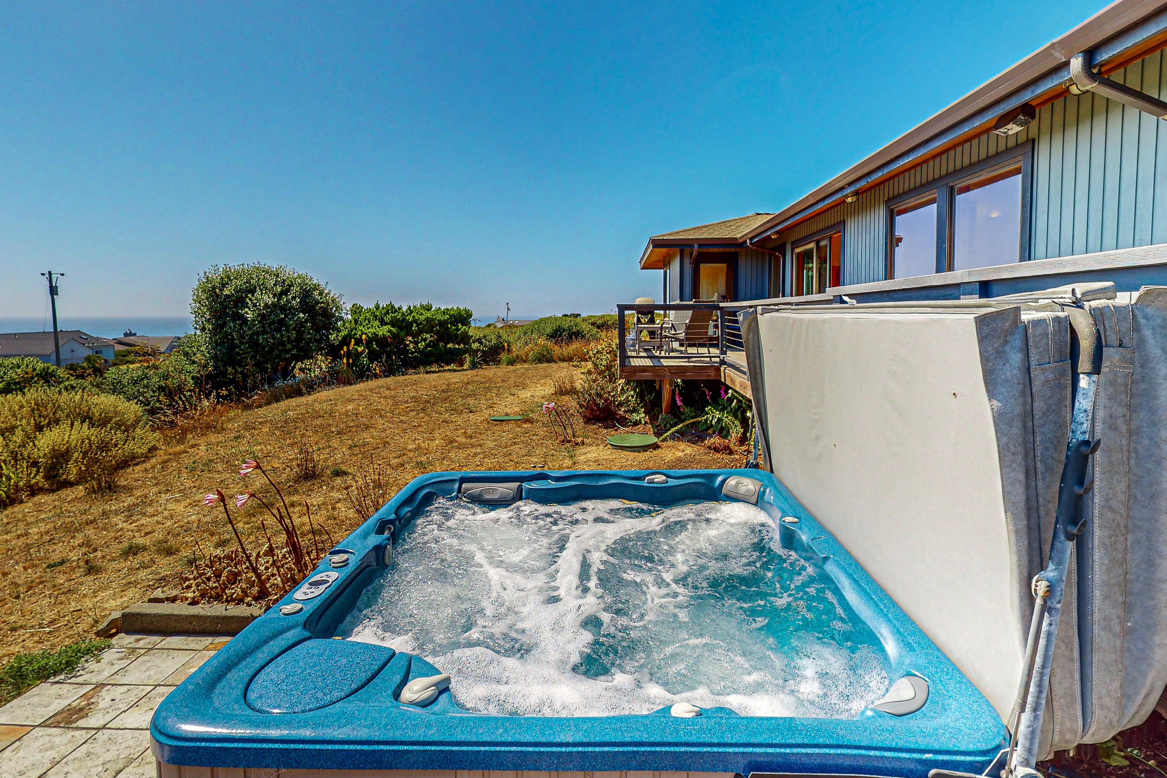 Coastal Haven-Panoramic Ocean View, Hot Tub, Grill