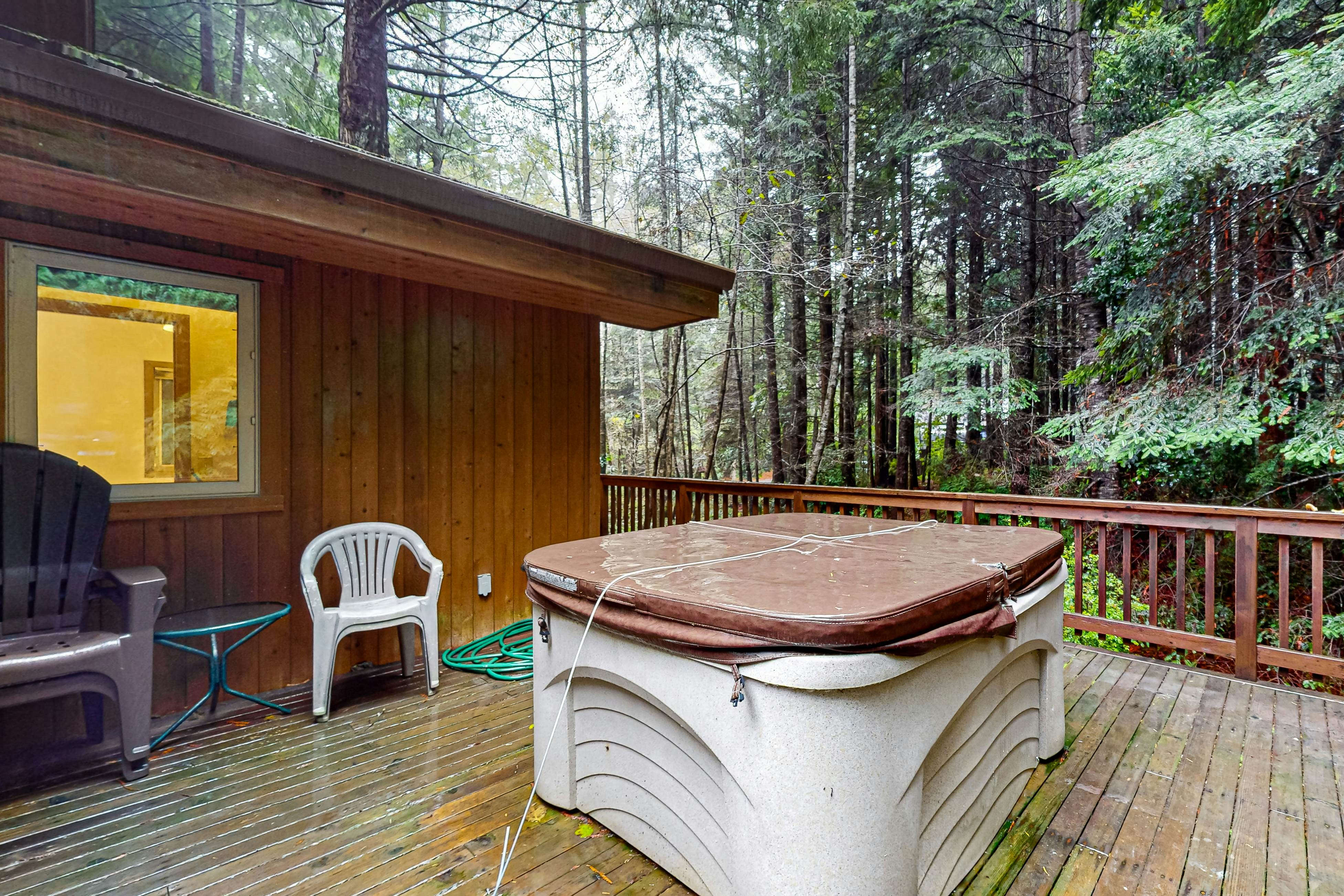 Mendocino Getaway: A-Frame with Hot Tub & Deck