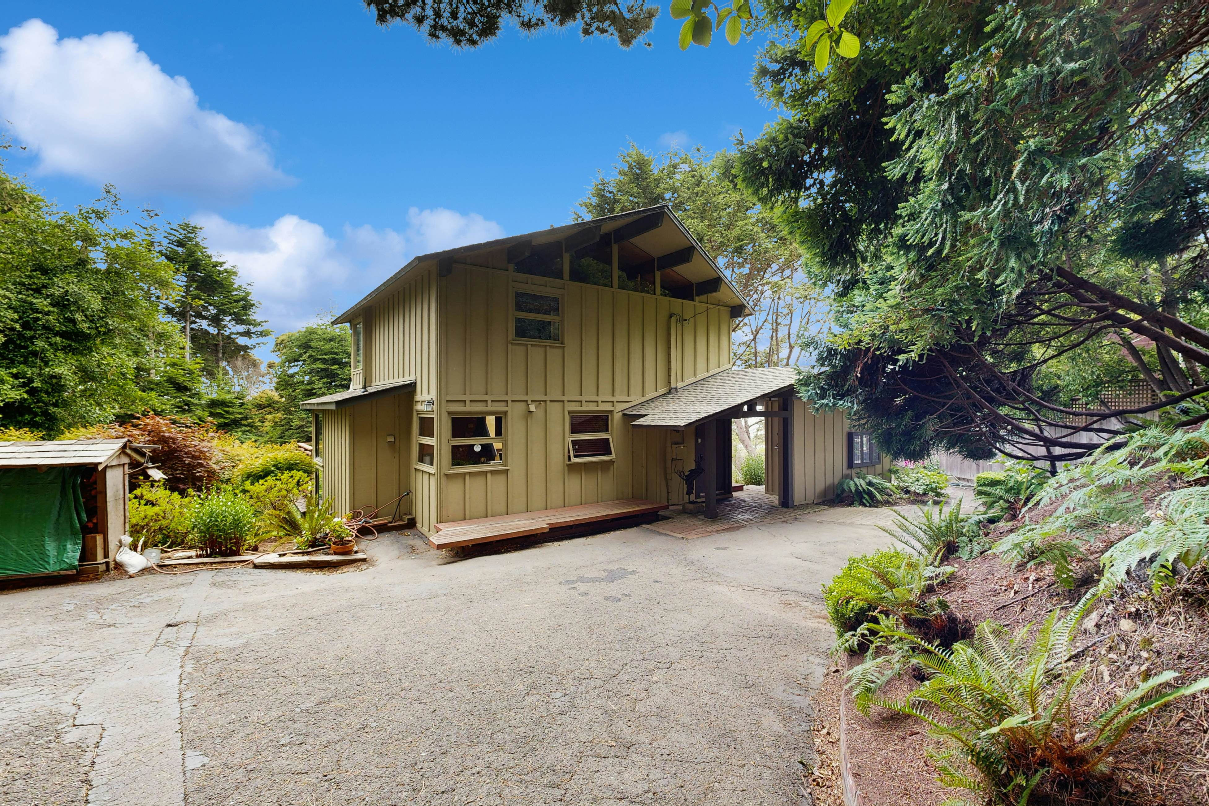 Coastal Home in Mendocino: WiFi, Fireplace & Pets