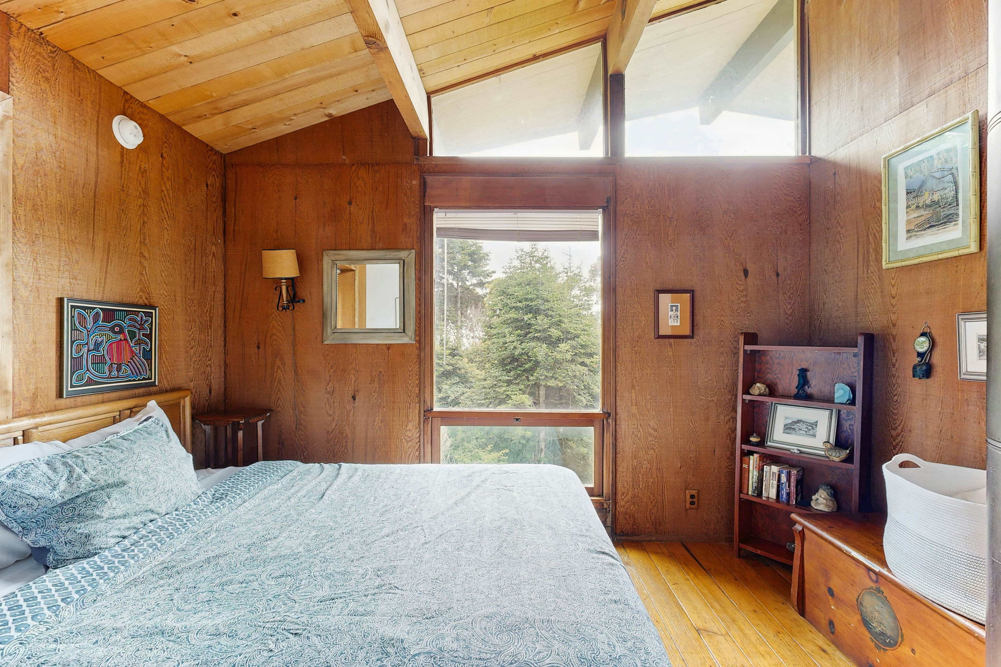 Coastal Home in Mendocino: WiFi, Fireplace & Pets